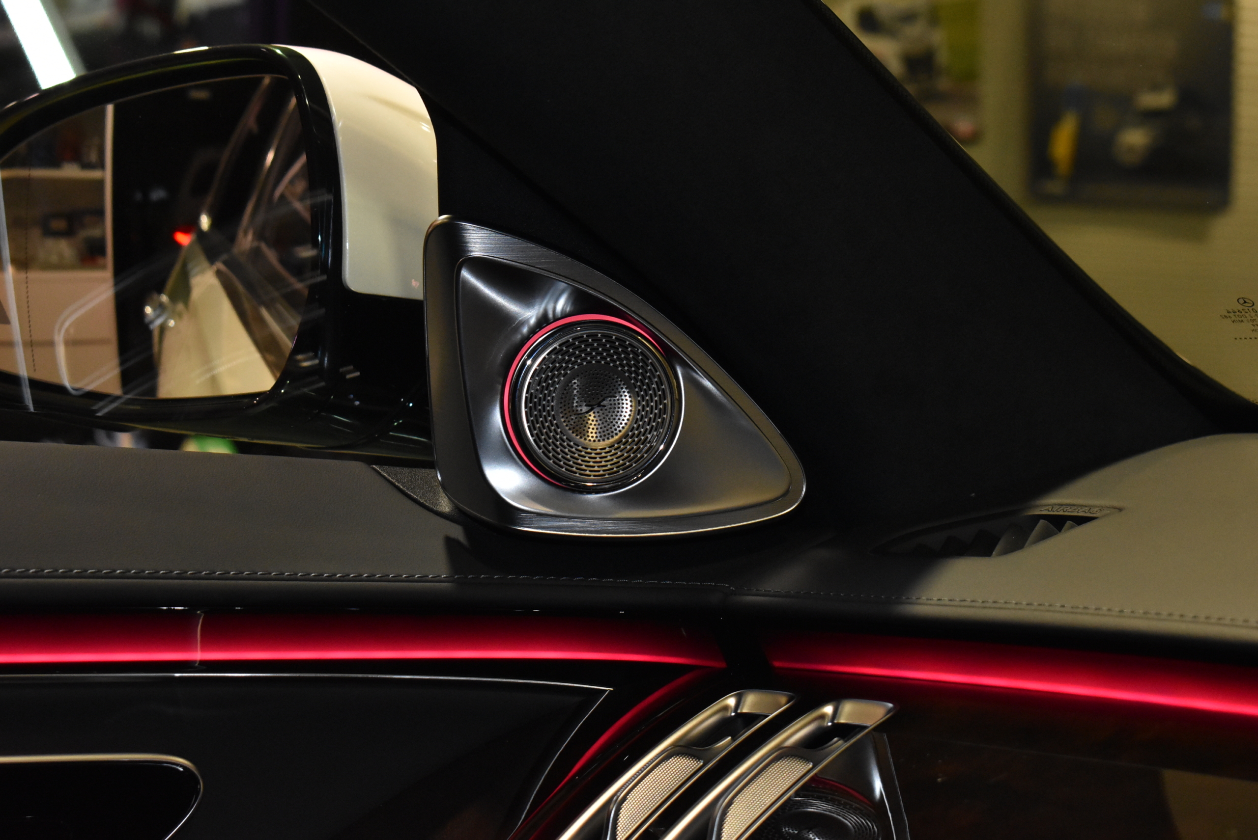 S580マイバッハ　4マチック　 ダイヤモンドホワイト　右Ｈ　 ブルメスターサウンドSYSTEM　 ドライバーズPKG