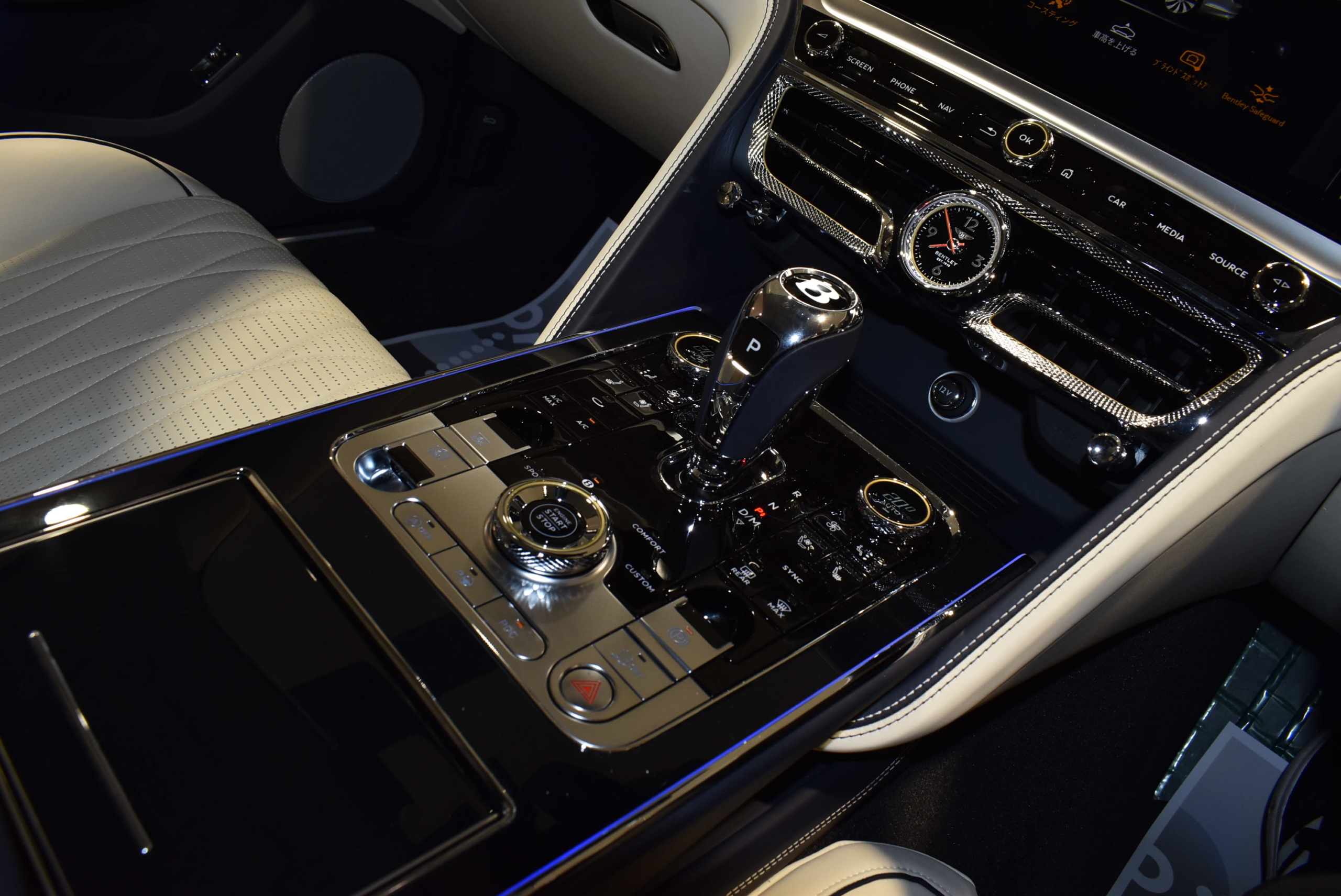 ベントレーフライングスパーW12 FIRST ED ローディングディスプレイ カーボンエアロPKG HRE22インチAW ローダウン