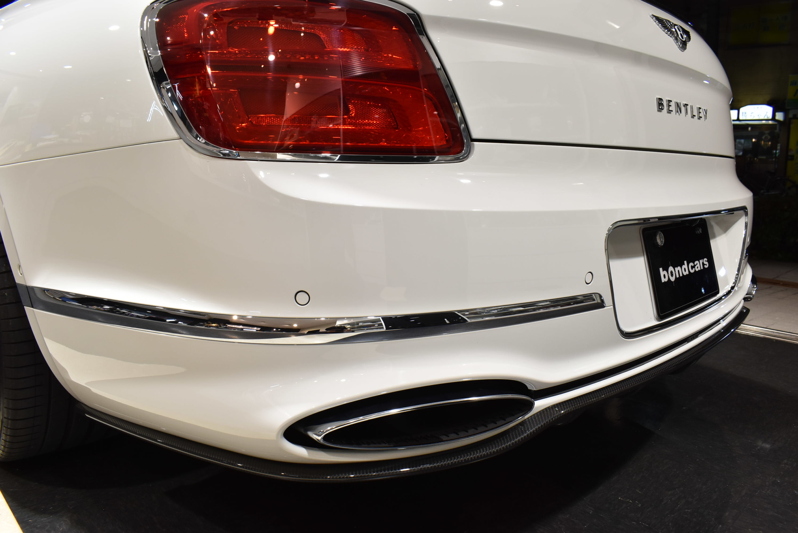 ベントレーフライングスパーW12 FIRST ED ローディングディスプレイ カーボンエアロPKG HRE22インチAW ローダウン