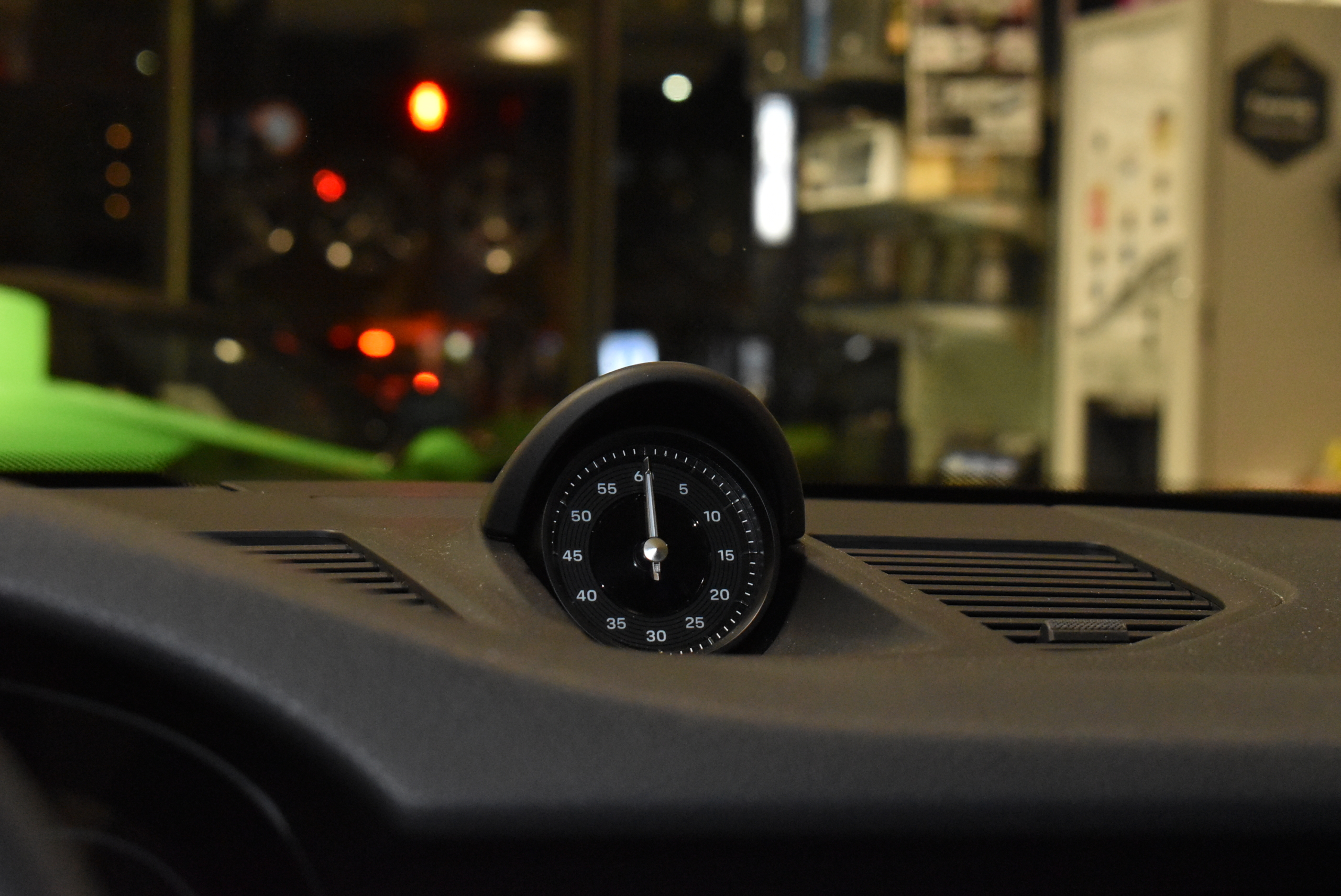 PORSCHE　992.1　CarreraT　6MT　スポーツクロノパッケージ　スポーツエギゾースト　フロントリフティング　シートヒーター　360°カメラ　レーダー&ドライブレコーダー