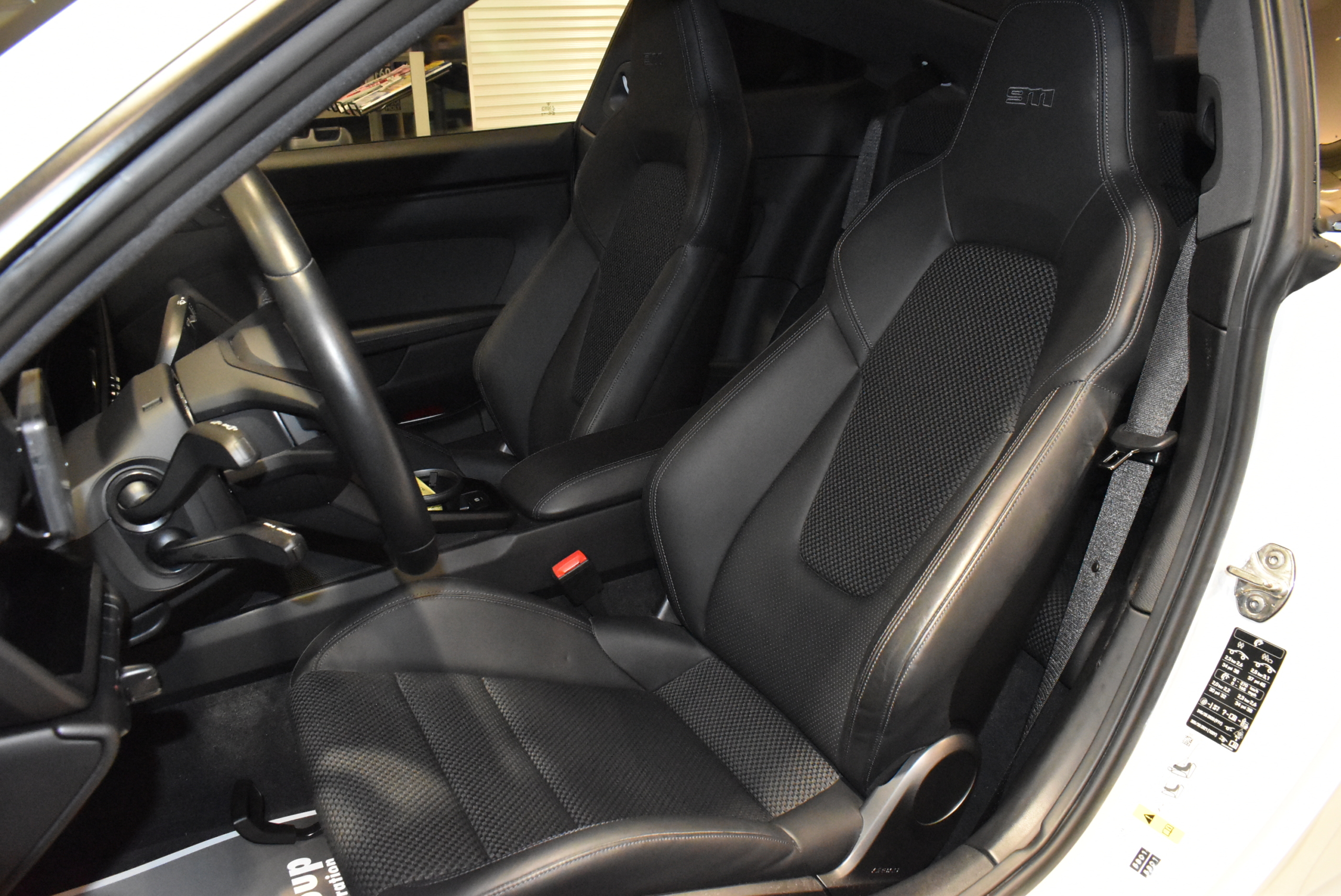 PORSCHE　992.1　CarreraT　6MT　スポーツクロノパッケージ　スポーツエギゾースト　フロントリフティング　シートヒーター　360°カメラ　レーダー&ドライブレコーダー