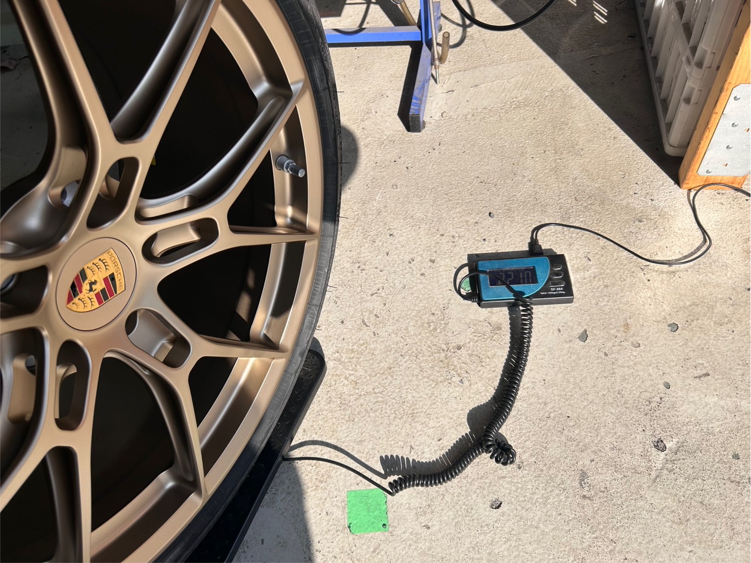 718 ケイマン GT4 RECARO マグネシウム鍛造 ホイール カスタム