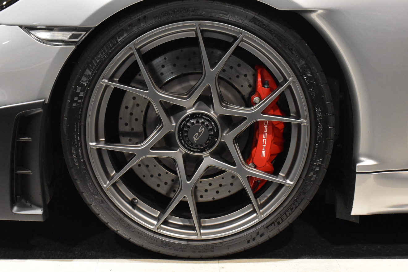 ポルシェ　Porsche　ケイマン　GT4RS　スポーツパッケージ　GTシルバー　新着入庫車両　ボンド大阪　ボンドカーズ　ボンドグルプ