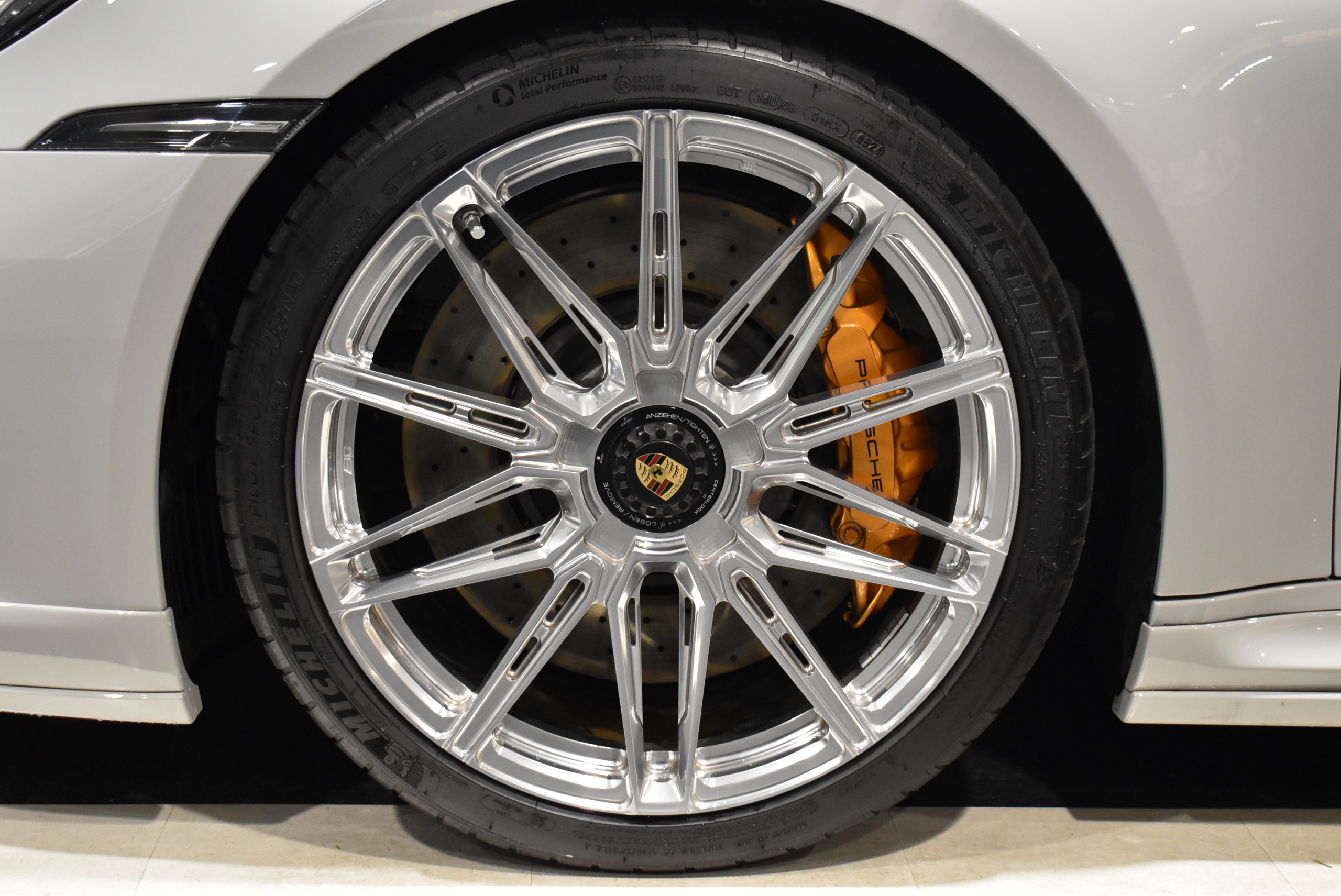 911 Carrera GTS Cabriolet (type 992.1) クレヨン TECHARTエアロ BCForgedアルミ 地デジ ACC LEDヘッドライト BOSEサウンドシステム シートヒーター&ベンチレーション スポーツクロノ&エギゾースト 360°カメラシステム