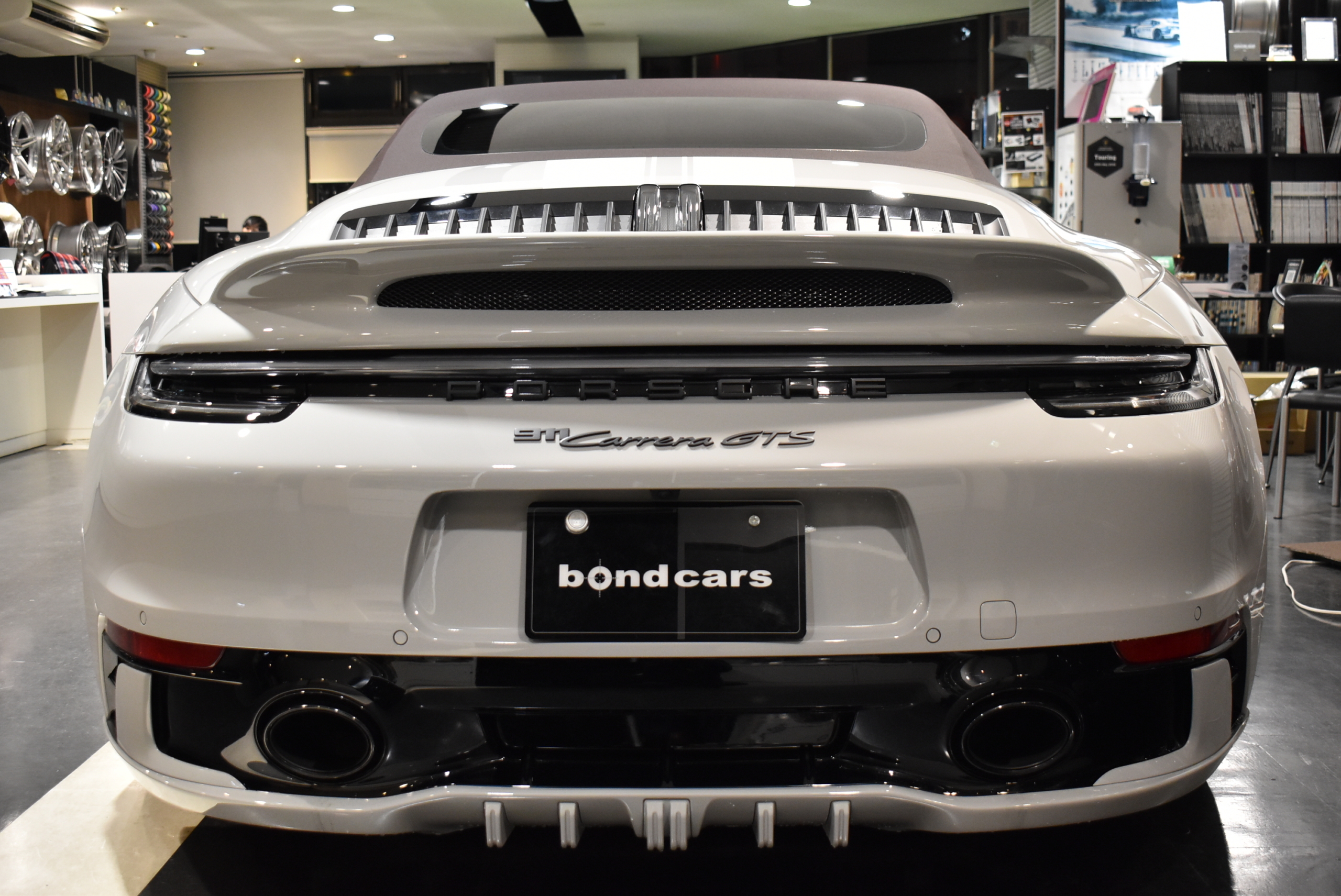 911 Carrera GTS Cabriolet (type 992.1) クレヨン TECHARTエアロ BCForgedアルミ 地デジ ACC LEDヘッドライト BOSEサウンドシステム シートヒーター&ベンチレーション スポーツクロノ&エギゾースト 360°カメラシステム