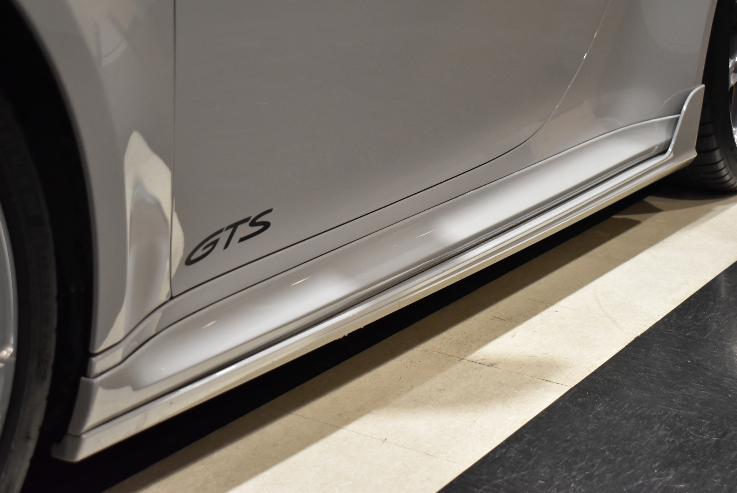 911 Carrera GTS Cabriolet (type 992.1) クレヨン TECHARTエアロ BCForgedアルミ 地デジ ACC LEDヘッドライト BOSEサウンドシステム シートヒーター&ベンチレーション スポーツクロノ&エギゾースト 360°カメラシステム