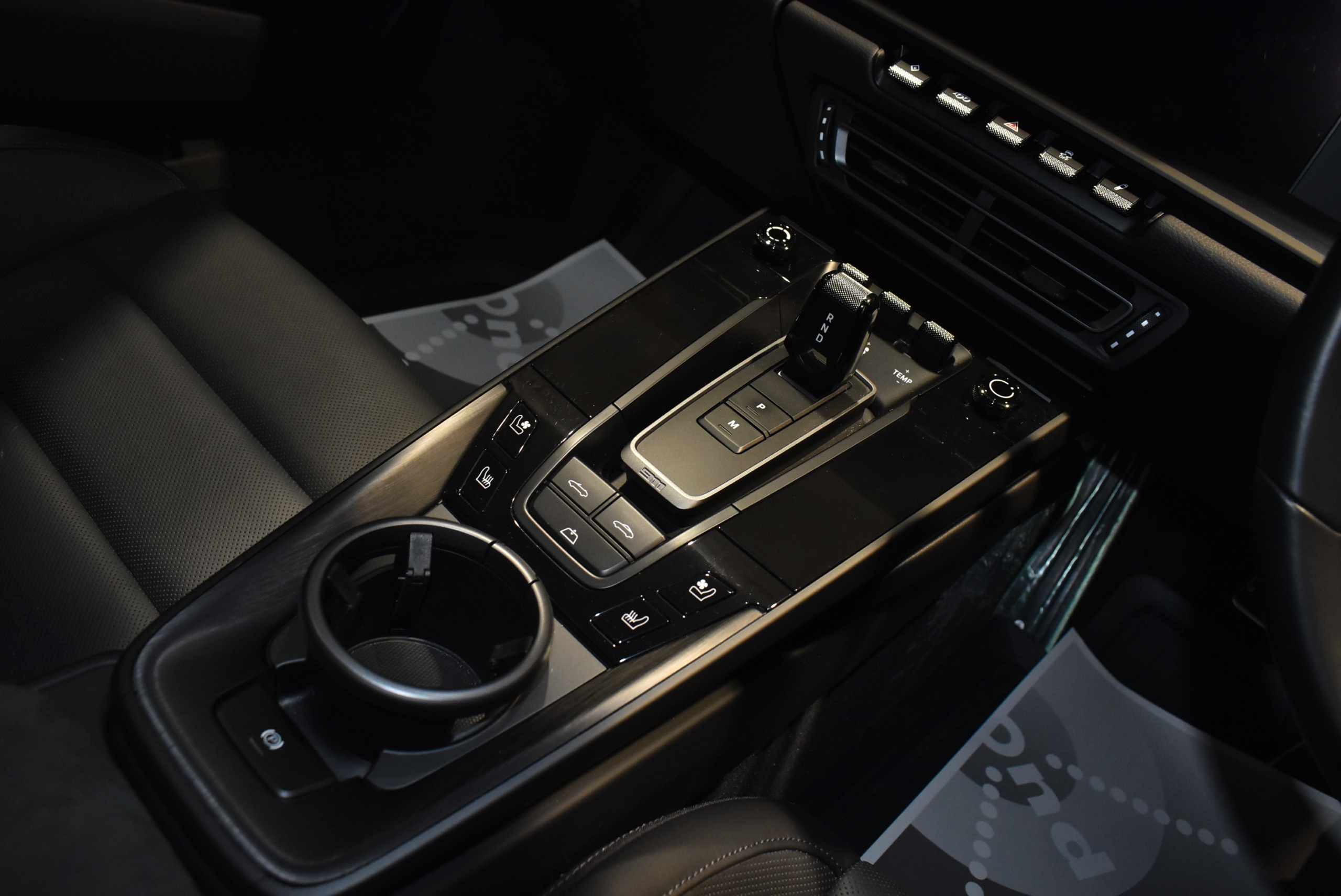 911 Carrera GTS Cabriolet (type 992.1) クレヨン TECHARTエアロ BCForgedアルミ 地デジ ACC LEDヘッドライト BOSEサウンドシステム シートヒーター&ベンチレーション スポーツクロノ&エギゾースト 360°カメラシステム