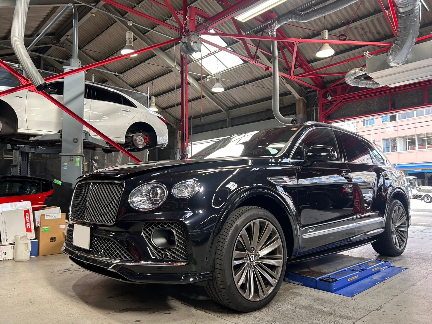 ベントレー　ベンテイガ　AKforged 24インチ　ホイール交換　カスタム