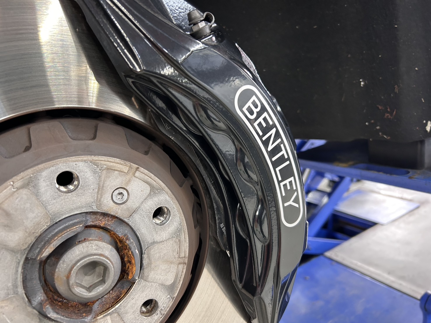 ベントレー　ベンテイガ　AKforged 24インチ　ホイール交換　カスタム