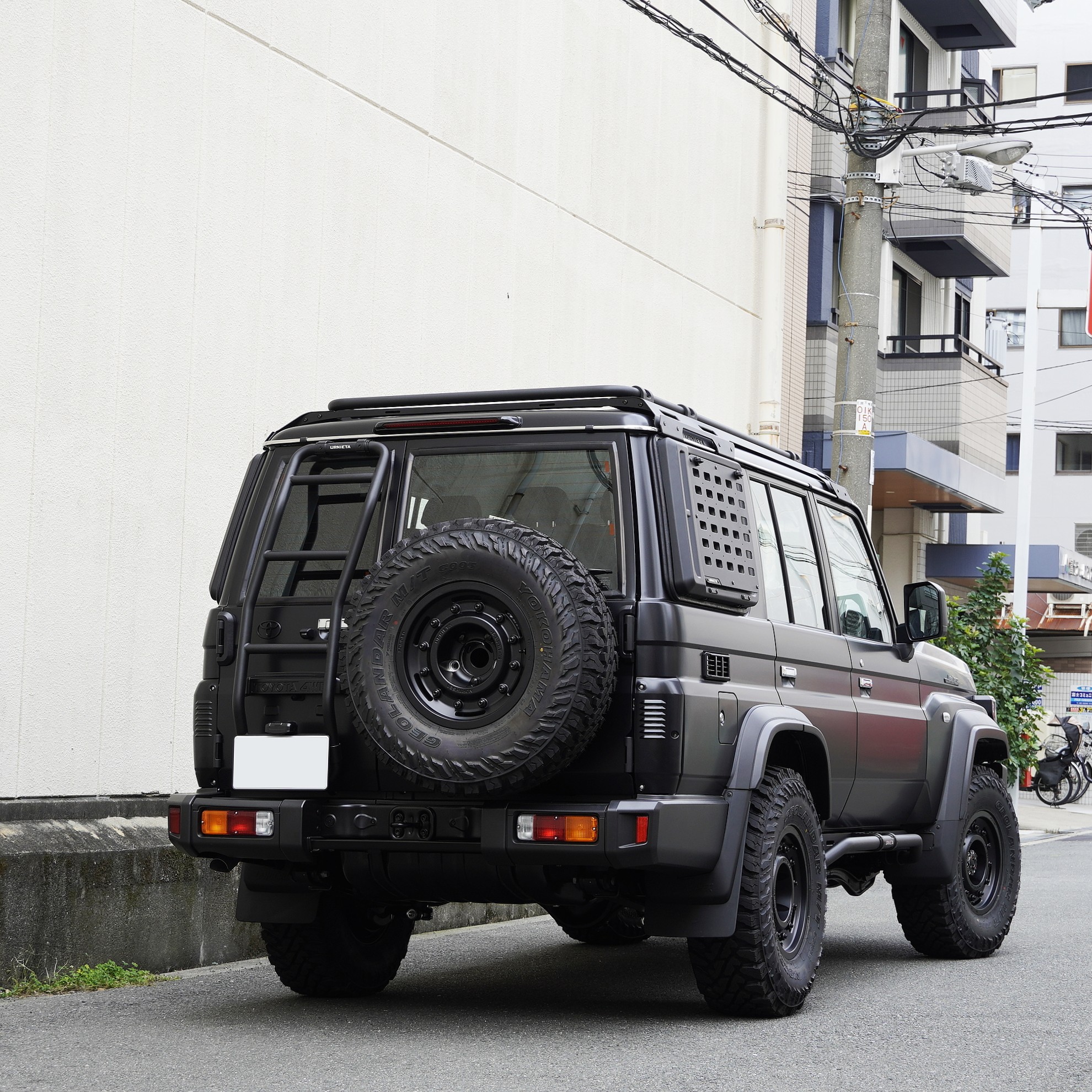 ランドクルーザー70 URNIETA カスタム