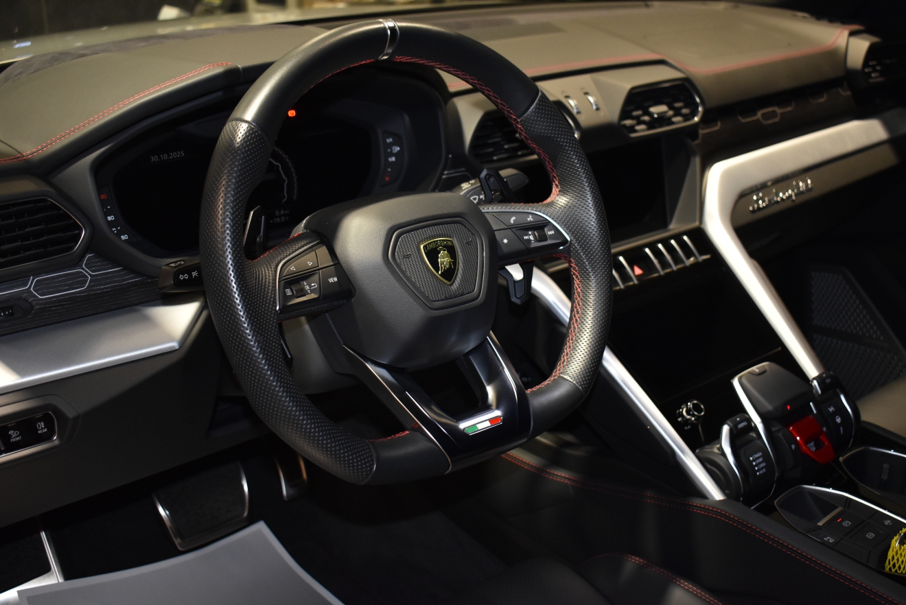 ランボルギーニ ウルス ベースグレード 左ハンドル NEWPRICE車両 V8 bond大阪 ボンドカーズ ボンドグループ