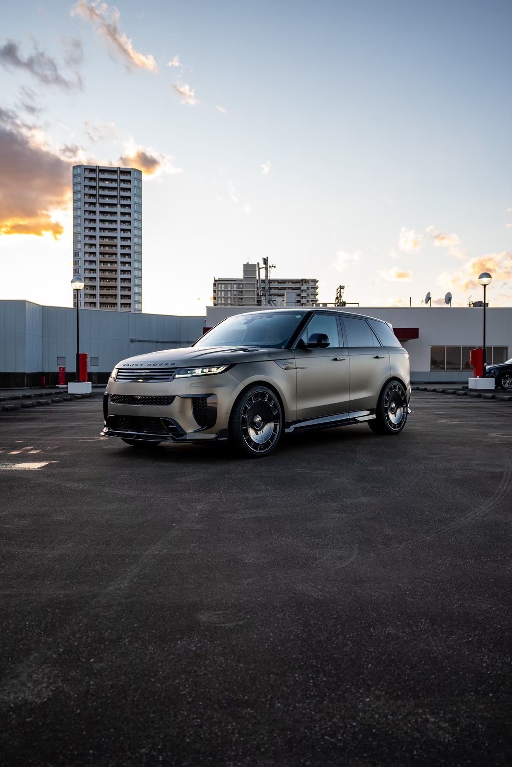 RANGE ROVER SPORT SV×MANSORY ボンド大阪