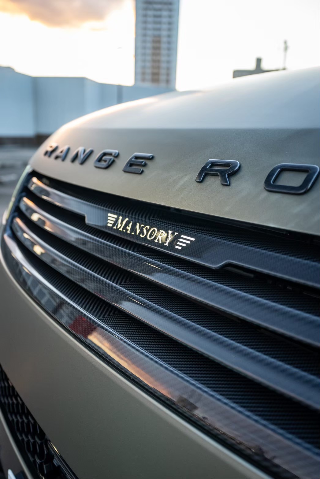 RANGE ROVER SPORT SV×MANSORY ボンド大阪