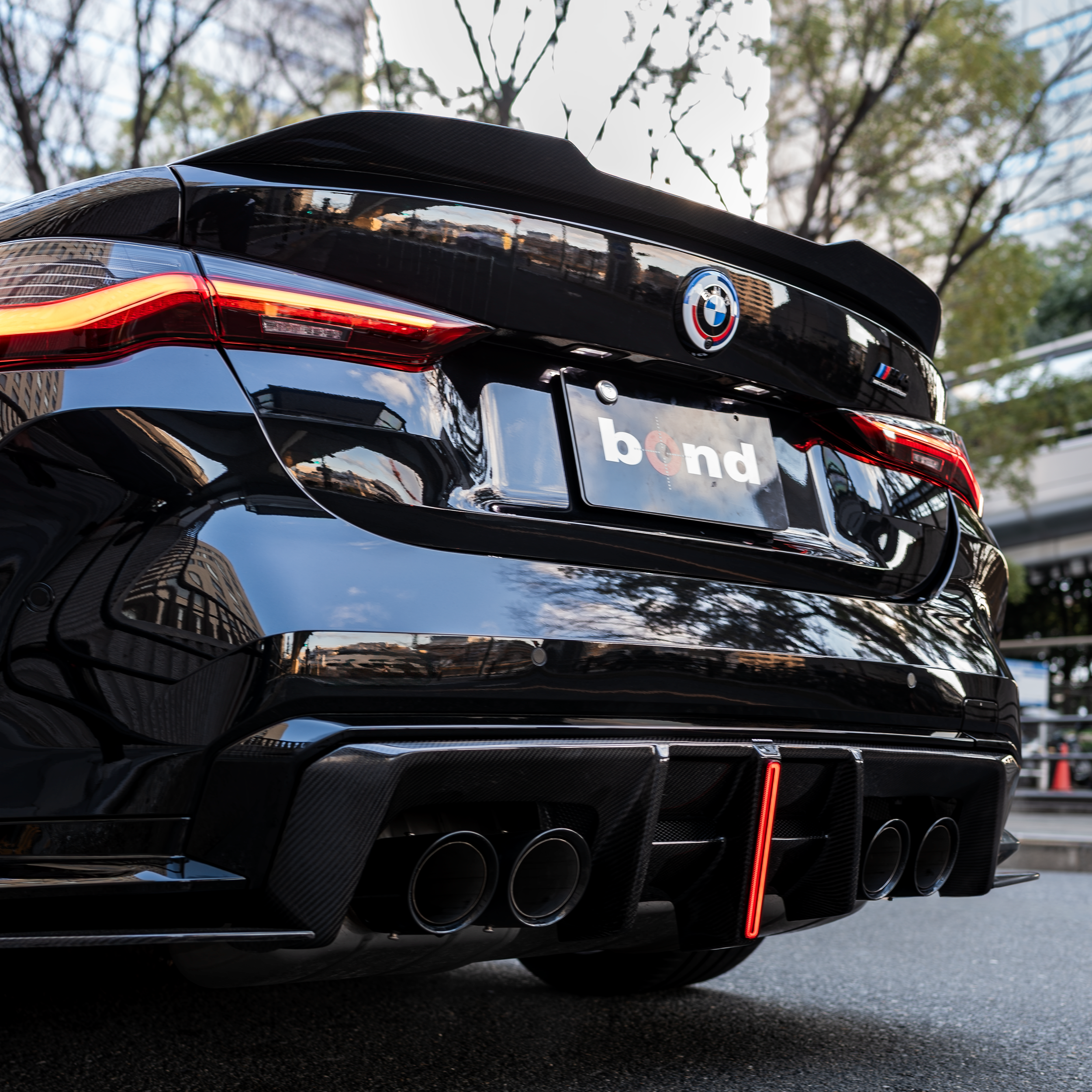 BMW　M4　Xdrive　AEデザイン　エアロ　カスタム　bondstyle　ボンドカーズ　ボンド大阪　ボンドグループ