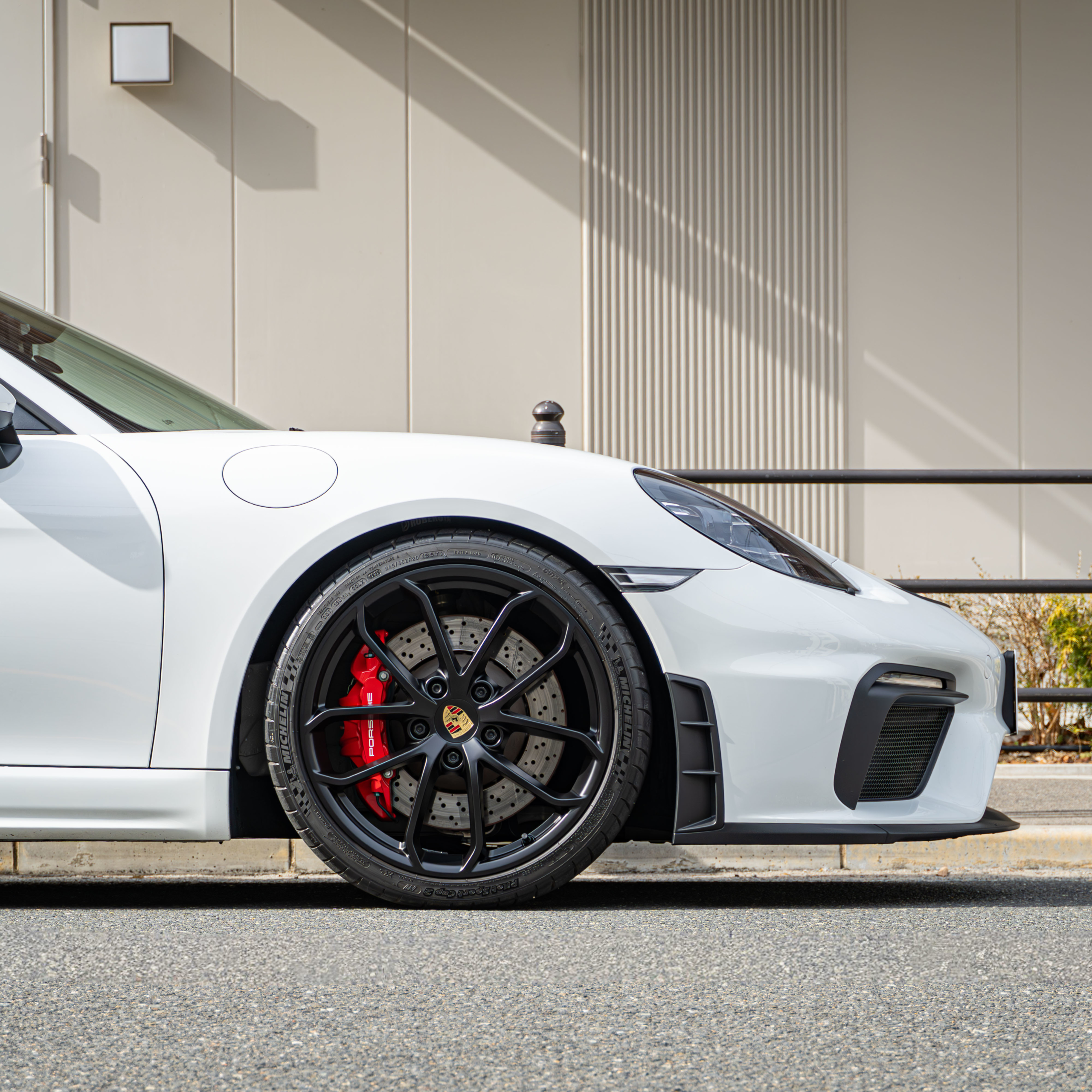 PORSCHE 718Spyder×ROBERUTA・ASR・ホイールペイント　ボンド大阪