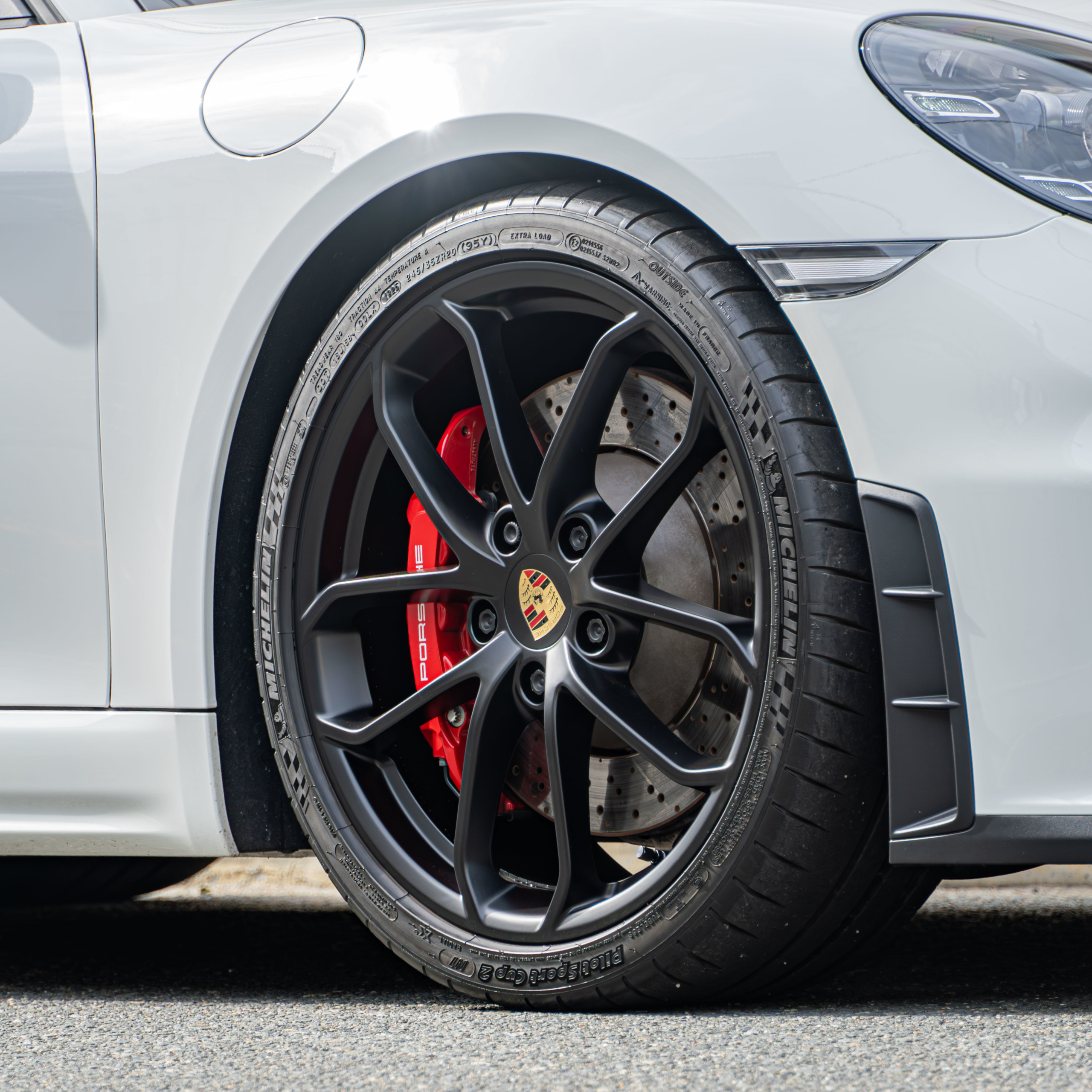 PORSCHE 718Spyder×ROBERUTA・ASR・ホイールペイント　ボンド大阪