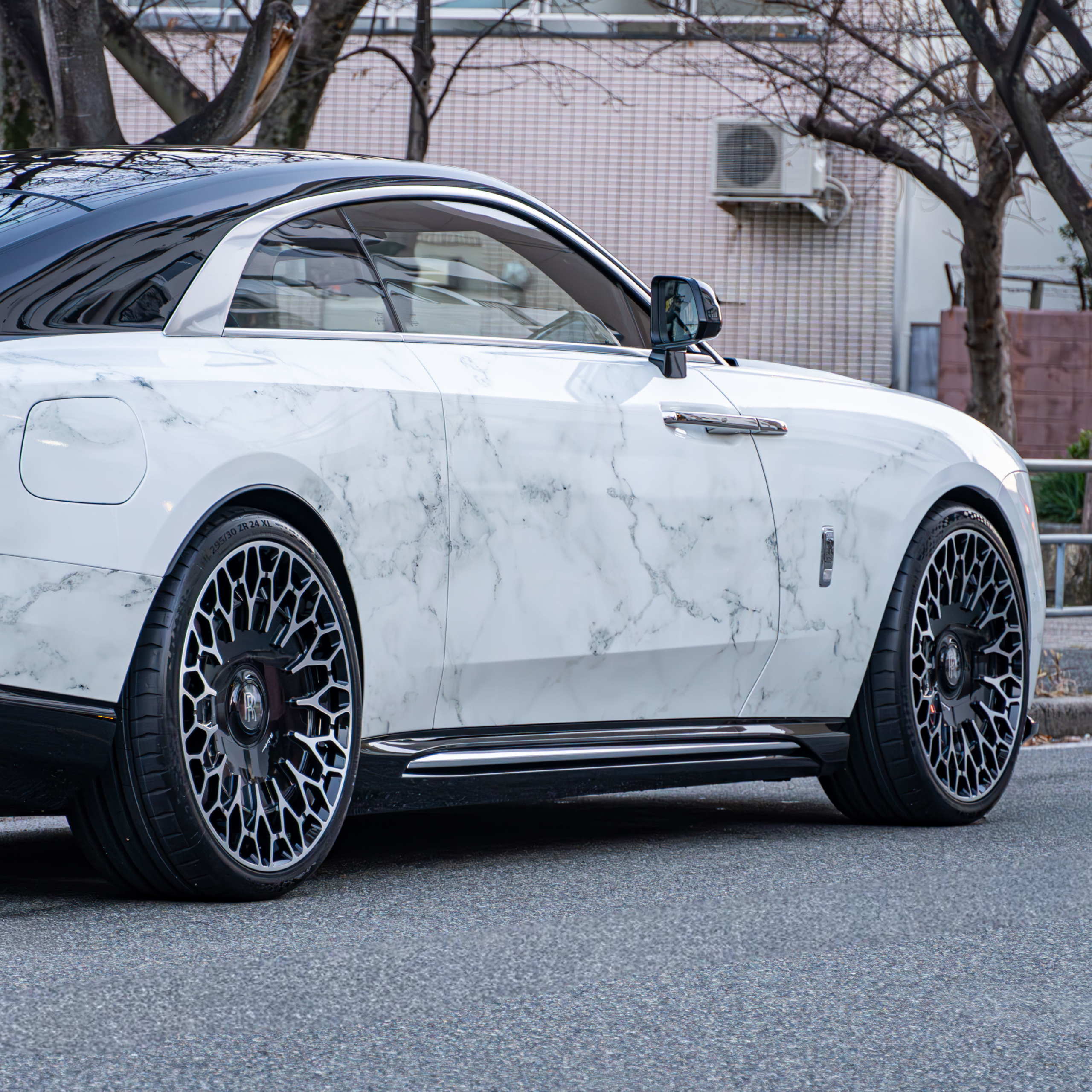 Rolls-Royce Spectre×Brixton Forged！！　ボンド大阪