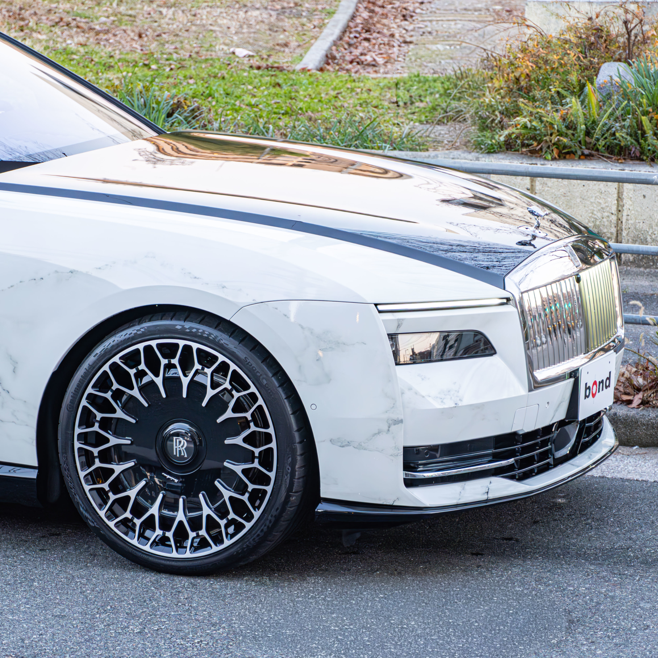 Rolls-Royce Spectre×Brixton Forged！！　ボンド大阪