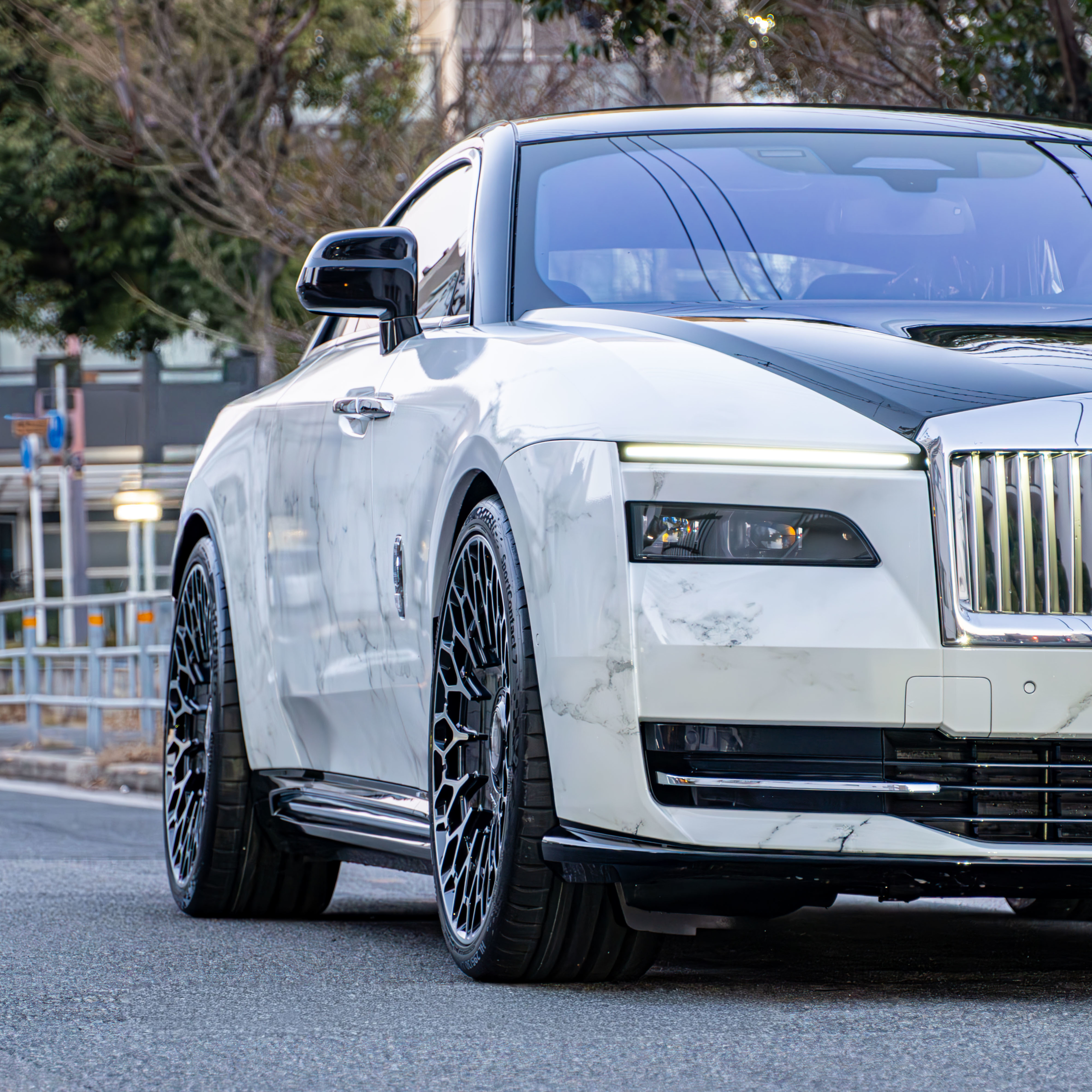 Rolls-Royce Spectre×Brixton Forged！！　ボンド大阪