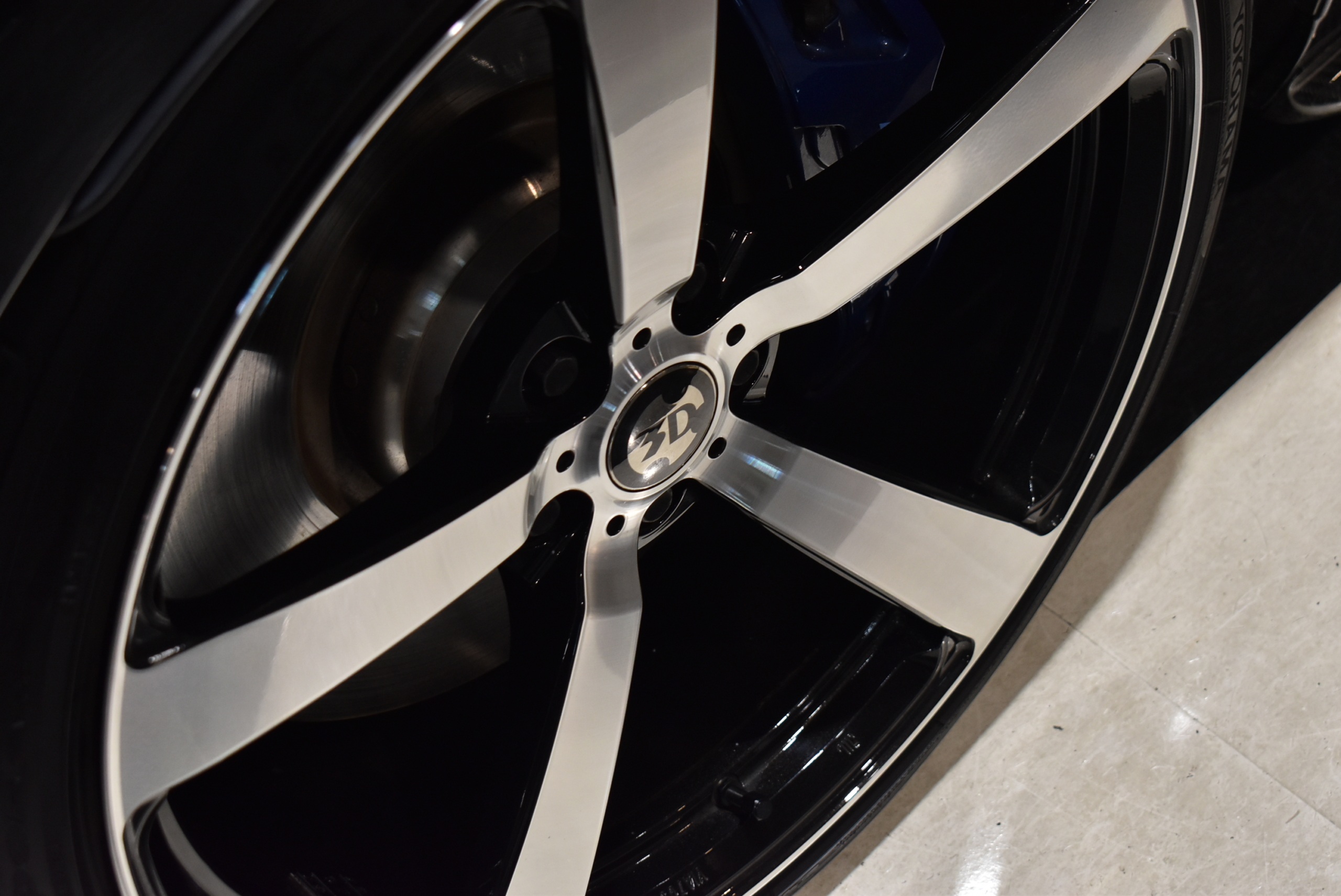 M850i XDrive CUPE　ブラックサファイア ３Ｄデザイン　Ｆ/Ｓ/Ｒ/ＲＷ　 ローダウンサス　 ３Dデザイン２０インチＡＷ　 赤黒レザーシート（ベンチレーション） カーボンラッピング（ルーフ・ミラー） クリスタルシフトノブ