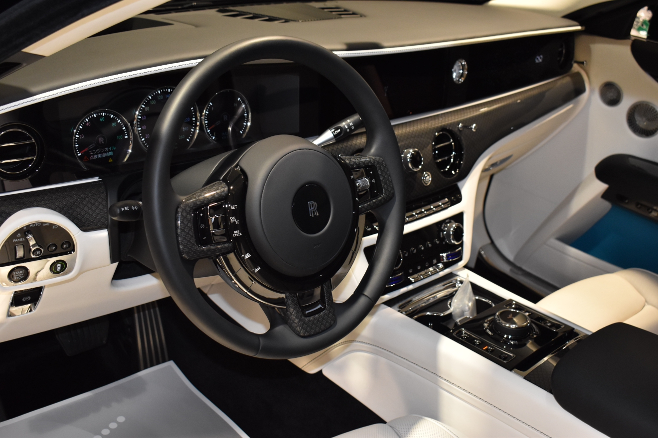 ロールスロイス　ゴースト　ブラックバッジ　BB　左ハンドル　スターヘッドライナー　ボンド大阪　NEWPRICE　ボンドカーズ　ボンドグループ