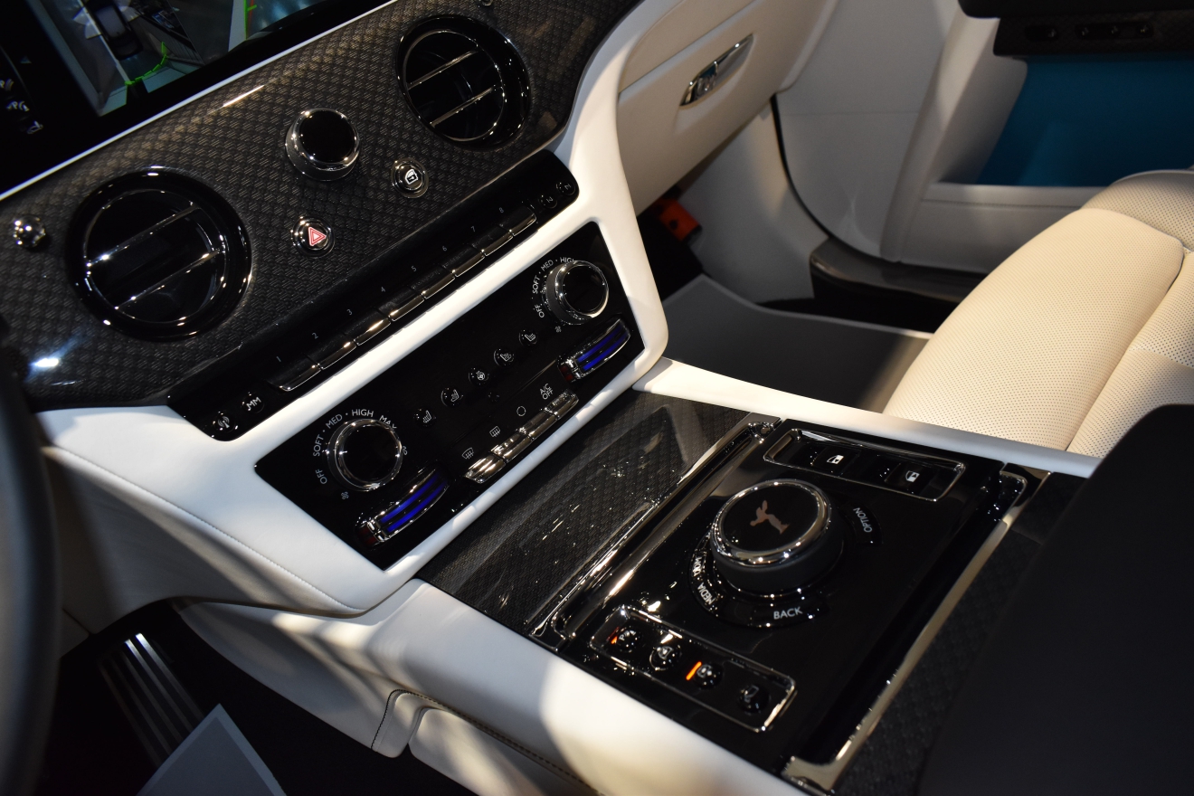 ロールスロイス　ゴースト　ブラックバッジ　BB　左ハンドル　スターヘッドライナー　ボンド大阪　NEWPRICE　ボンドカーズ　ボンドグループ