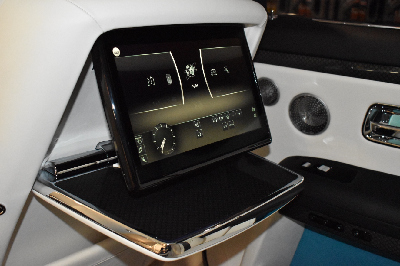 ロールスロイス　ゴースト　ブラックバッジ　BB　左ハンドル　スターヘッドライナー　ボンド大阪　NEWPRICE　ボンドカーズ　ボンドグループ