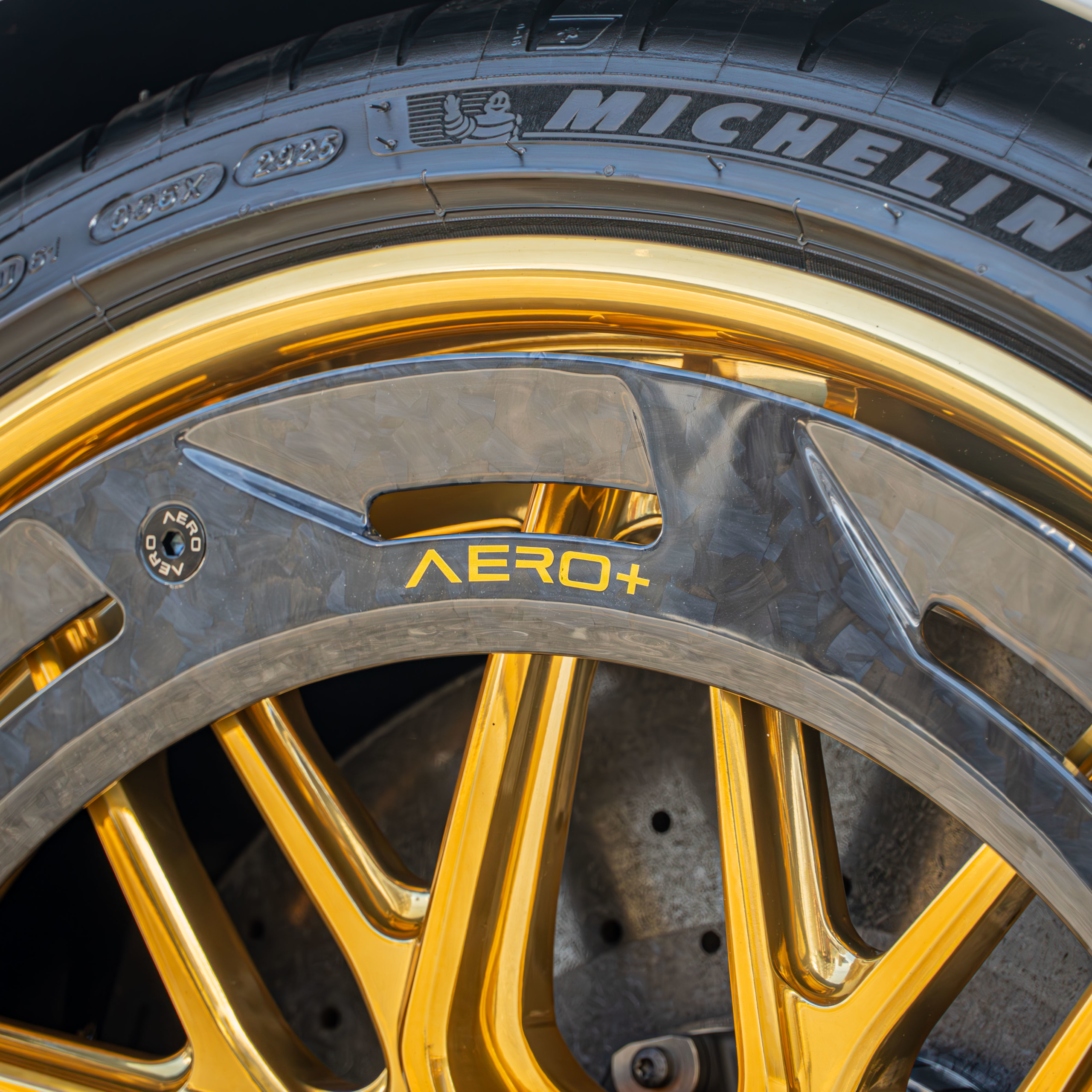 Lamborghini Aventardor SVJ Roadster×MV Forged wheels AR-220R　ボンド大阪