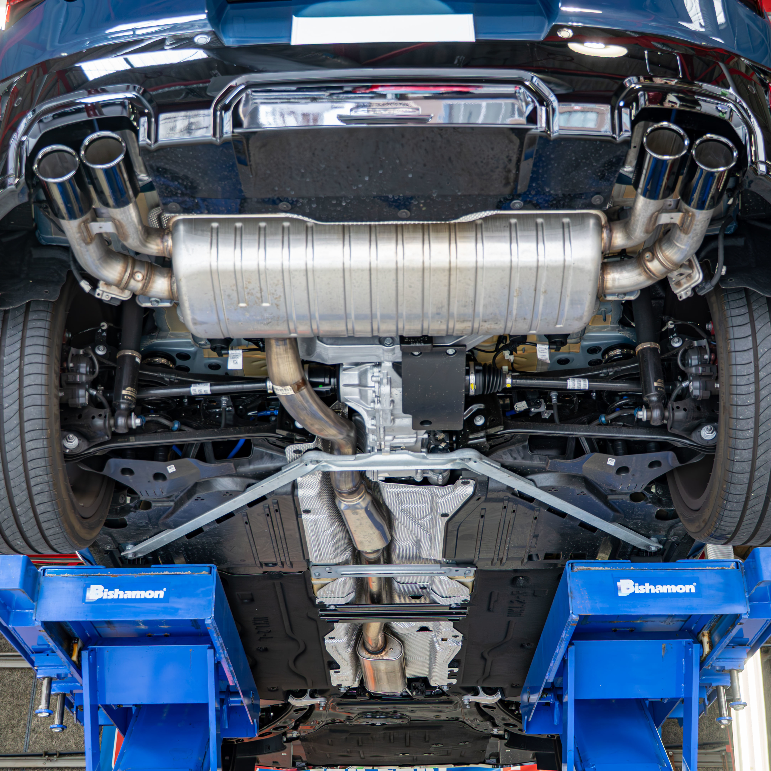 MINI U25 カントリーマン JCW×3Dデザイン　ボンド大阪