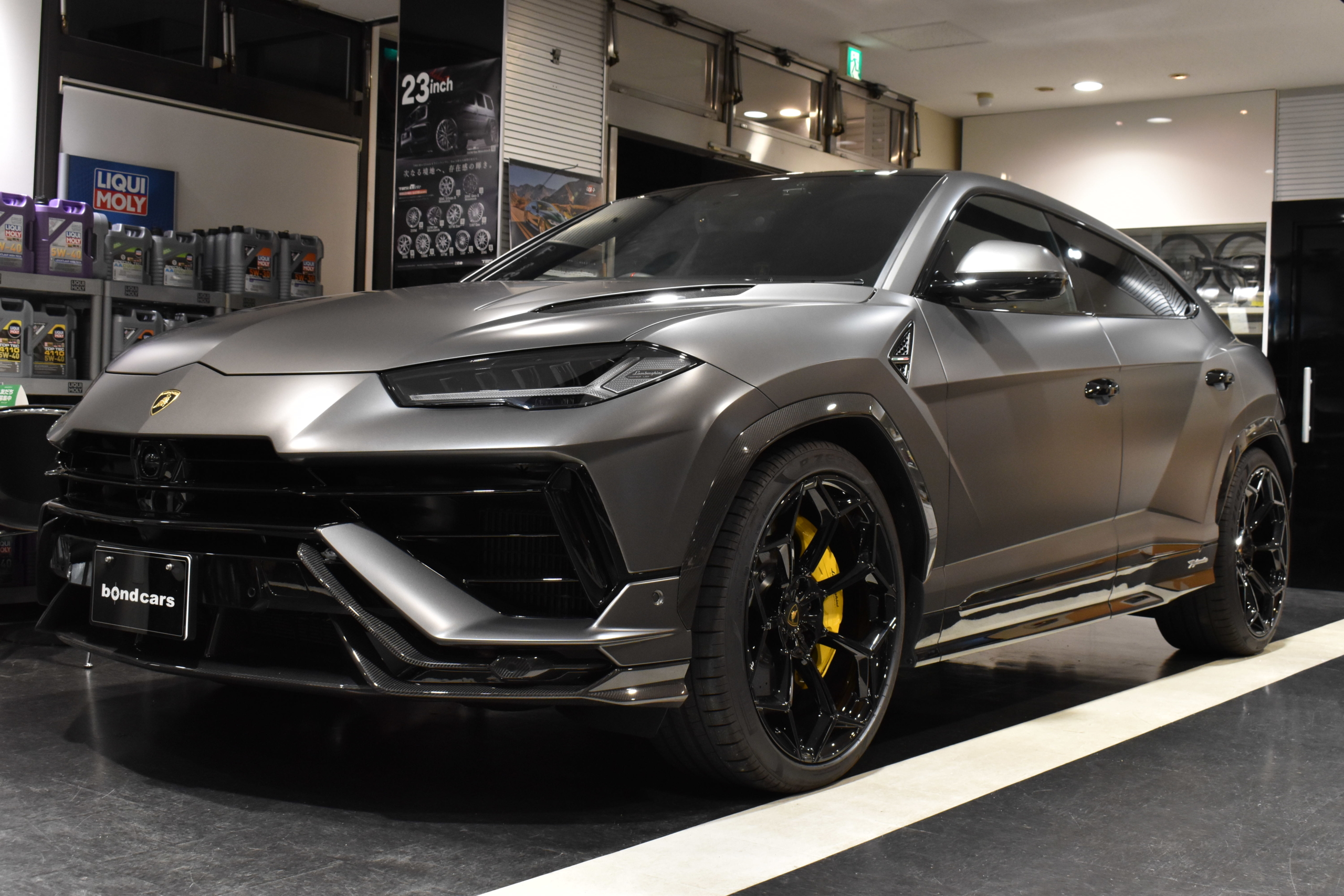 ウルス　ペルフォルマンテ　ステルスプロテクション　B&Oサウンドシステム パノラマルーフ シートベンチレーション ヘッドアップディスプレイ TVチューナー