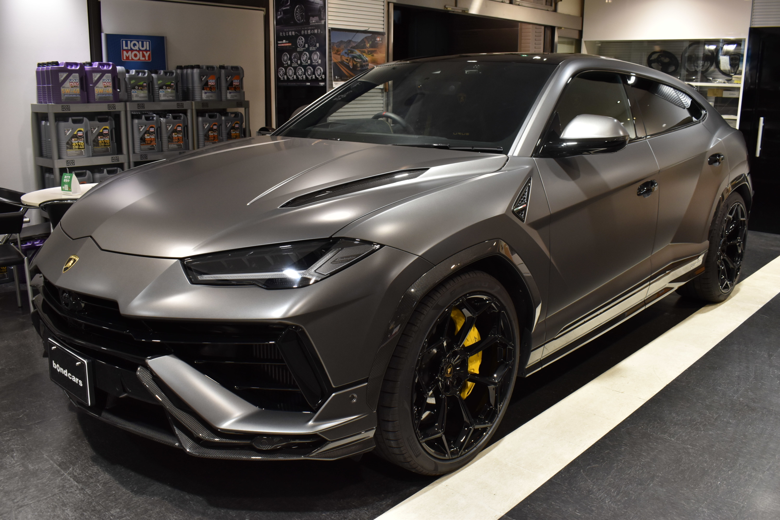 ウルス　ペルフォルマンテ　ステルスプロテクション　B&Oサウンドシステム パノラマルーフ シートベンチレーション ヘッドアップディスプレイ TVチューナー