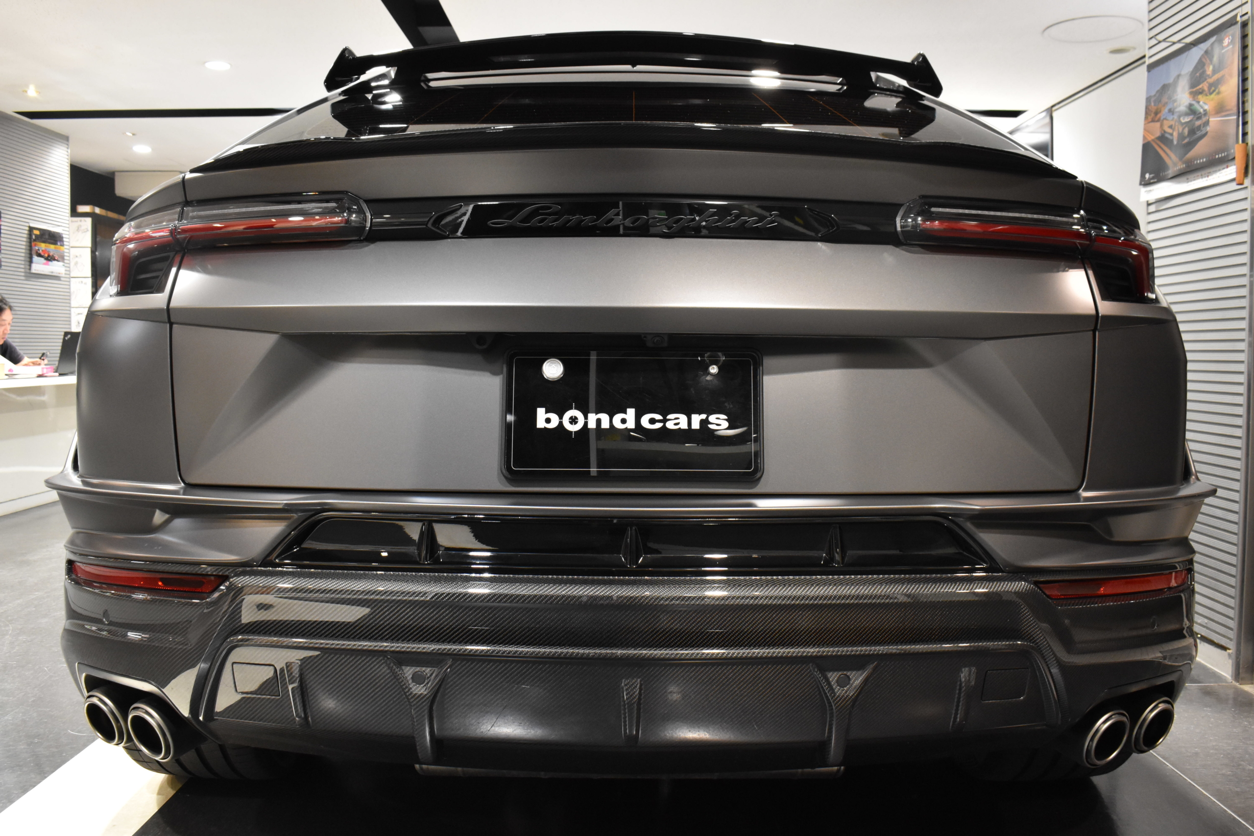 ウルス　ペルフォルマンテ　ステルスプロテクション　B&Oサウンドシステム パノラマルーフ シートベンチレーション ヘッドアップディスプレイ TVチューナー