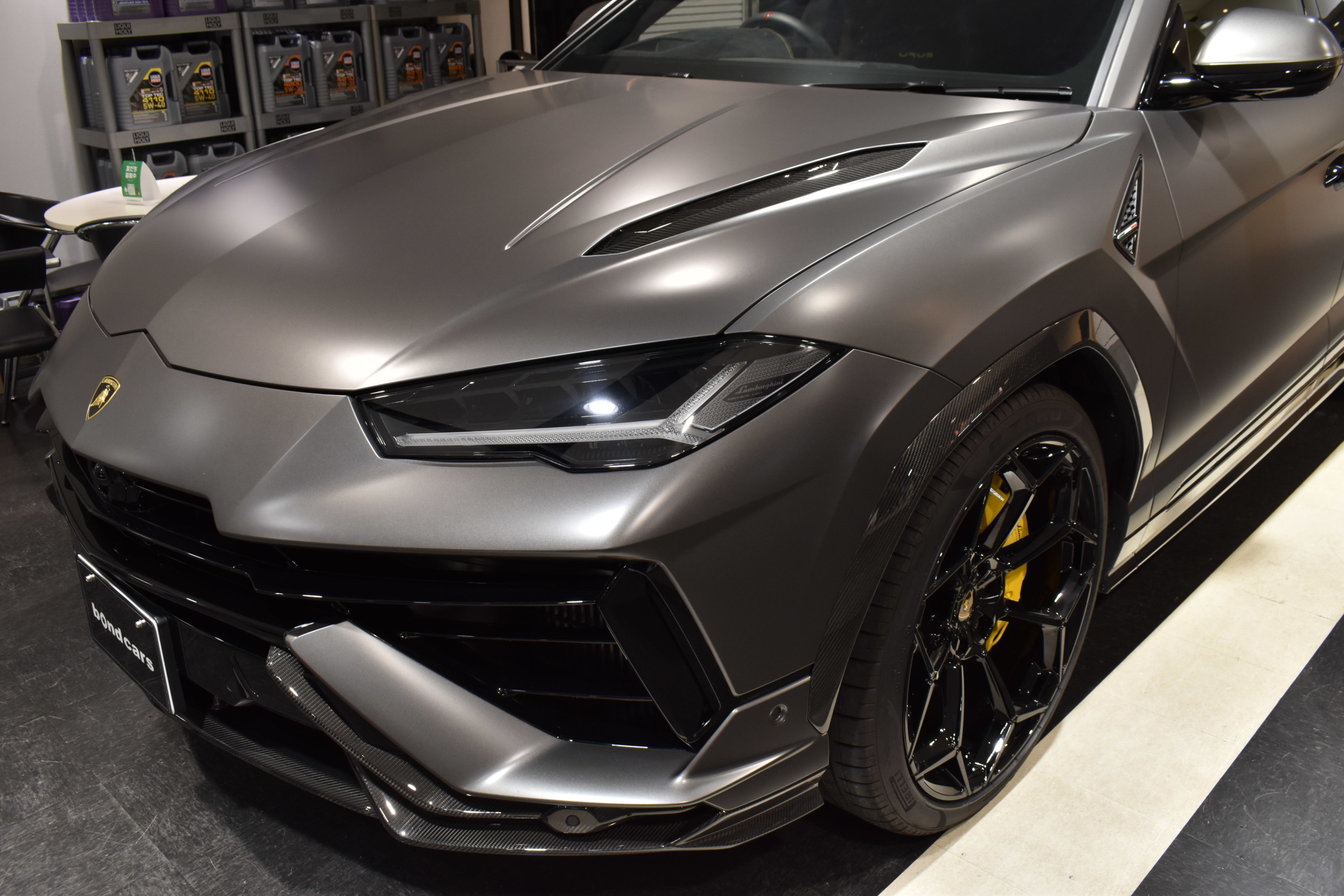 ウルス　ペルフォルマンテ　ステルスプロテクション　B&Oサウンドシステム パノラマルーフ シートベンチレーション ヘッドアップディスプレイ TVチューナー