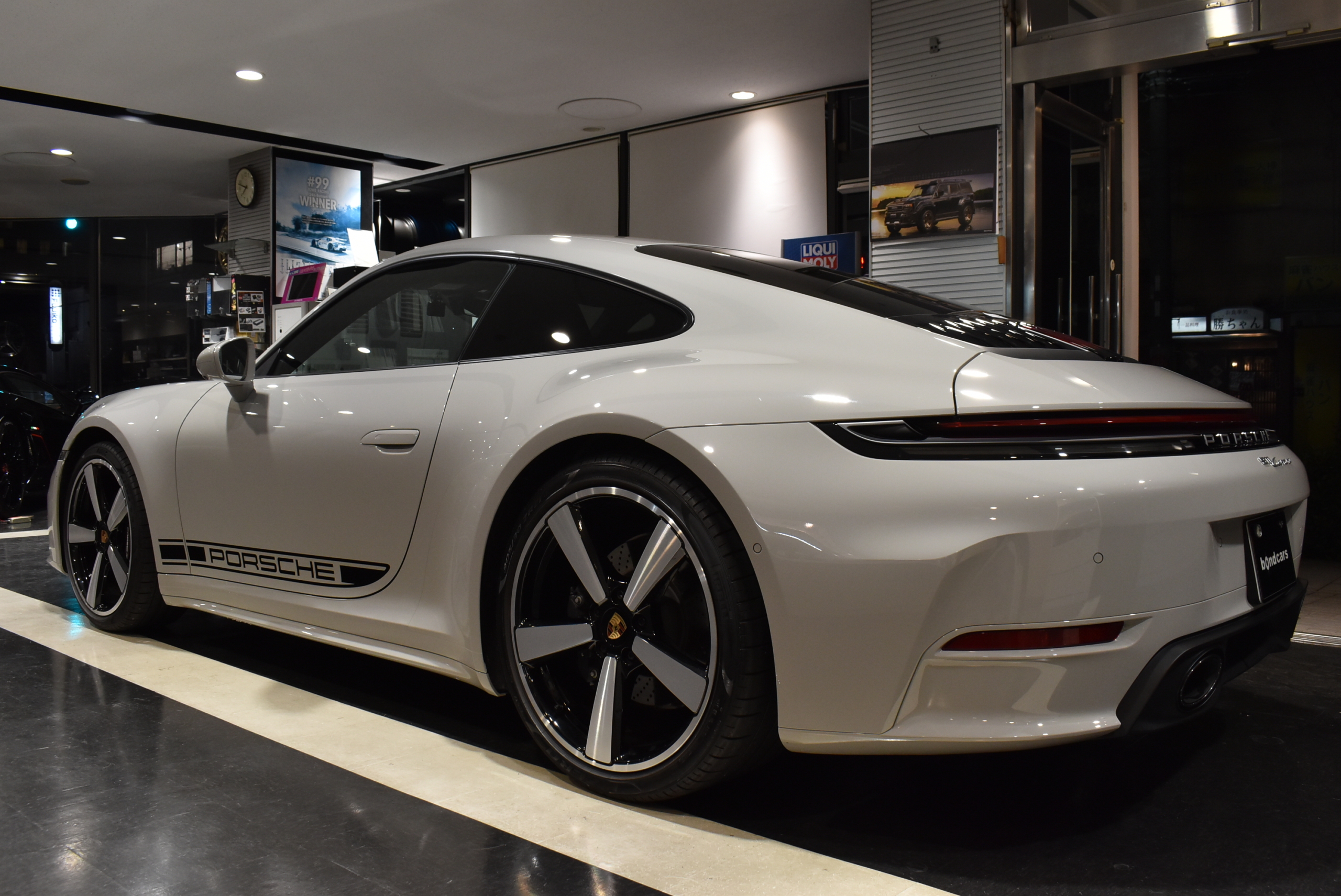 ORSCHE　992.2　カレラ　スポーツデザインパッケージ HDマトリクスヘッドライト スポーツエキゾースト ツートンレザーインテリア BOSEサウンドシステム シートベンチレーション スポーツクロノパッケージ