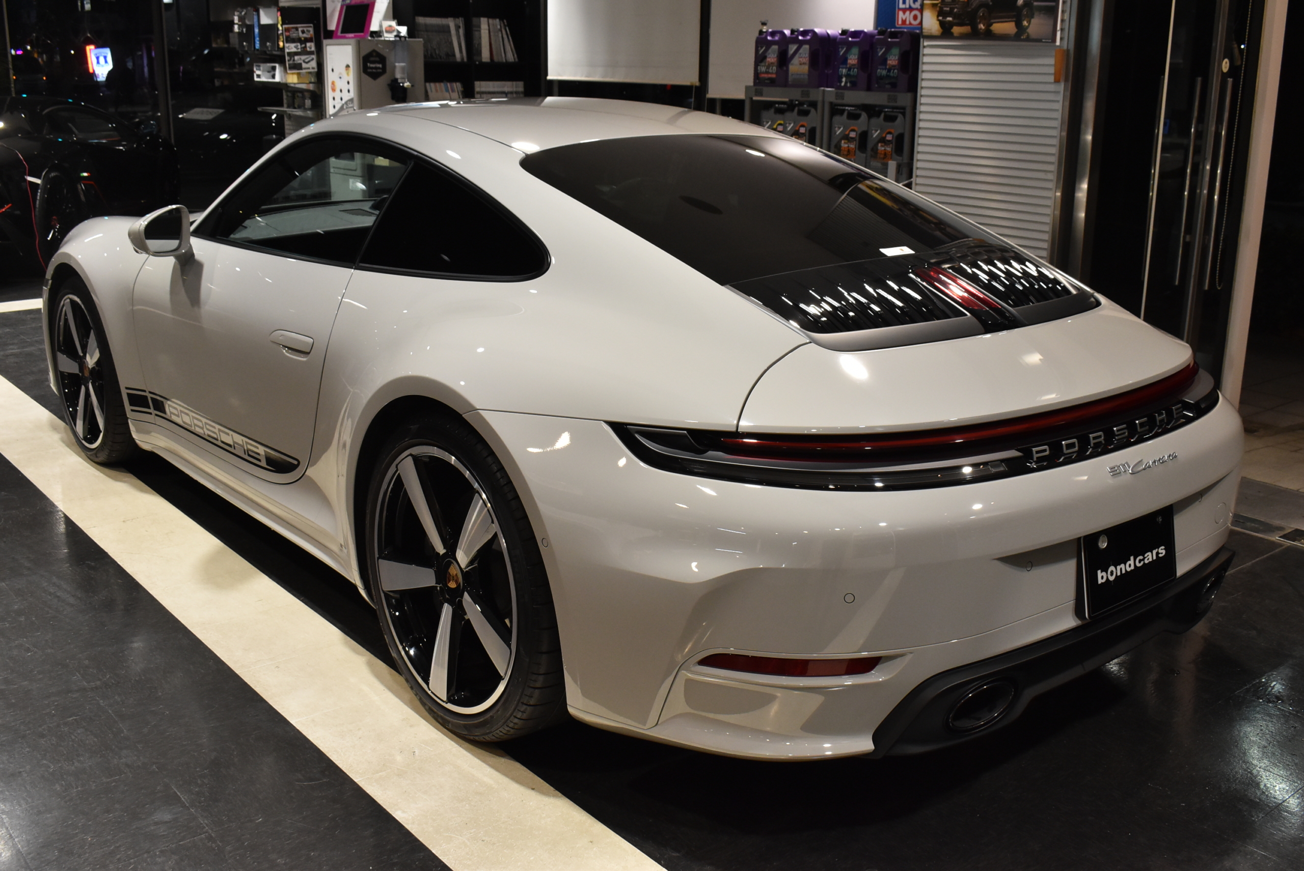 ORSCHE　992.2　カレラ　スポーツデザインパッケージ HDマトリクスヘッドライト スポーツエキゾースト ツートンレザーインテリア BOSEサウンドシステム シートベンチレーション スポーツクロノパッケージ