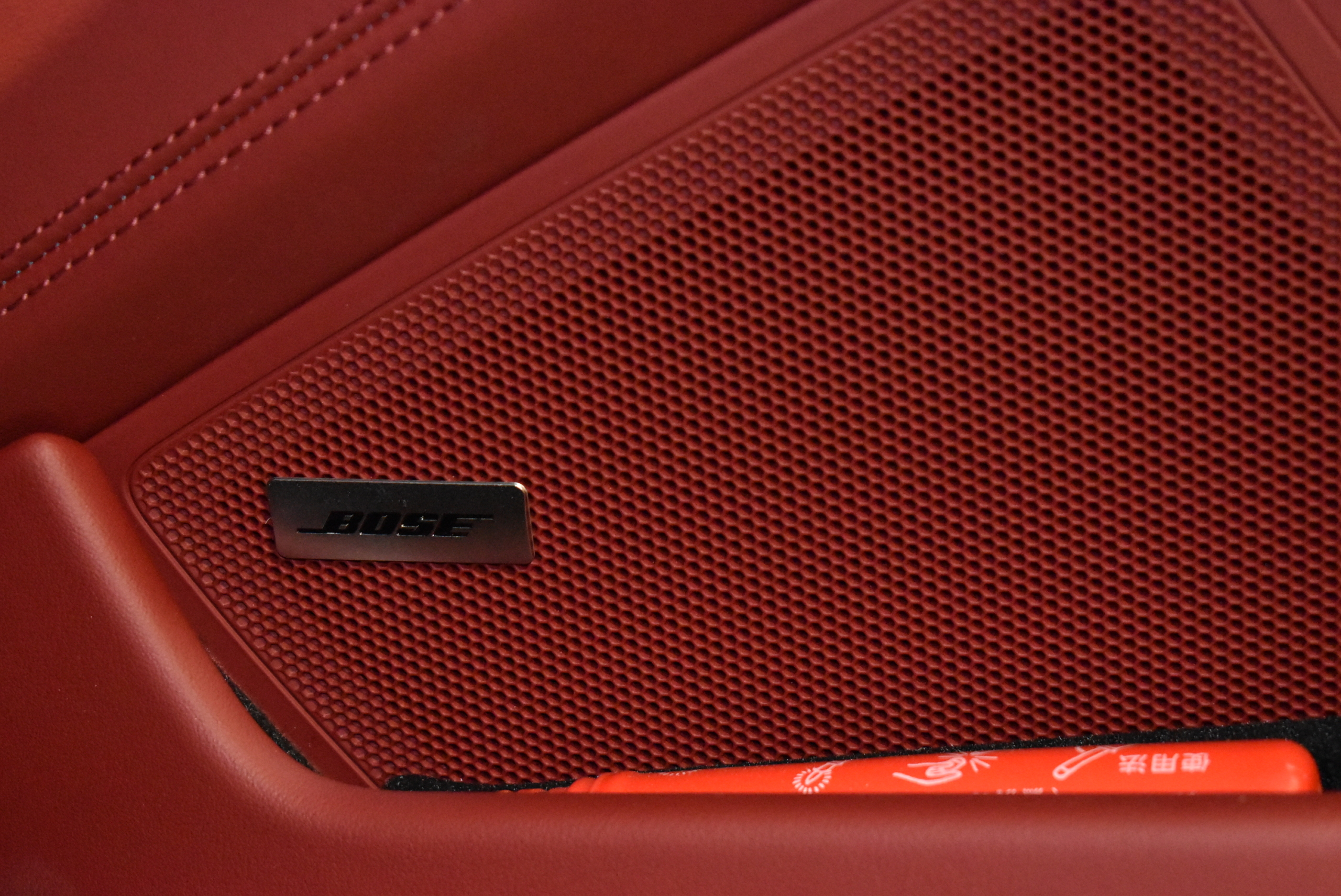 ORSCHE　992.2　カレラ　スポーツデザインパッケージ HDマトリクスヘッドライト スポーツエキゾースト ツートンレザーインテリア BOSEサウンドシステム シートベンチレーション スポーツクロノパッケージ