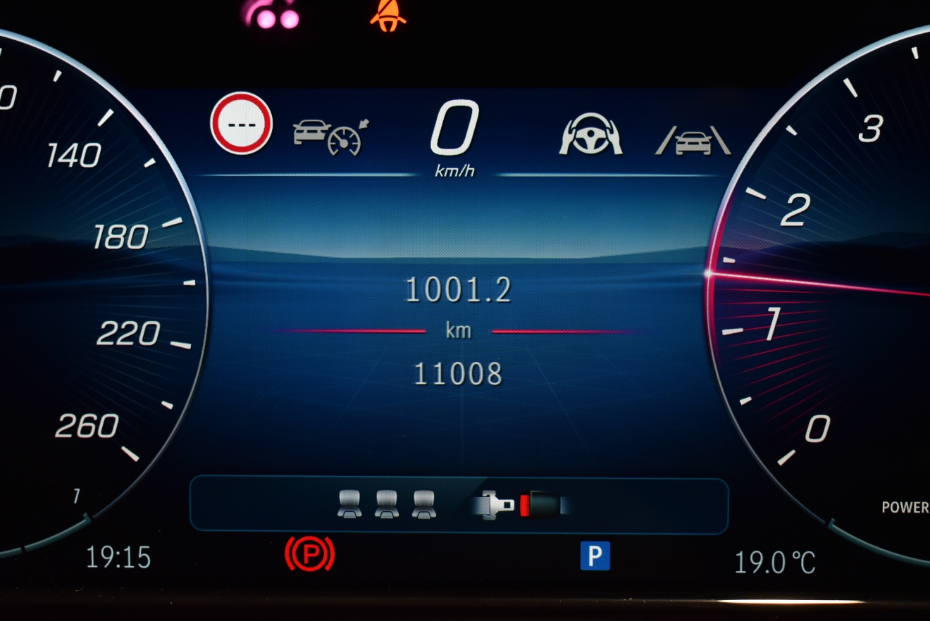 メルセデスベンツ　Eクラス　E300　AMGライン　レザーエクスクルーシブPKG　新着入庫車両　bond大阪　ボンドカーズ　ボンドグループ