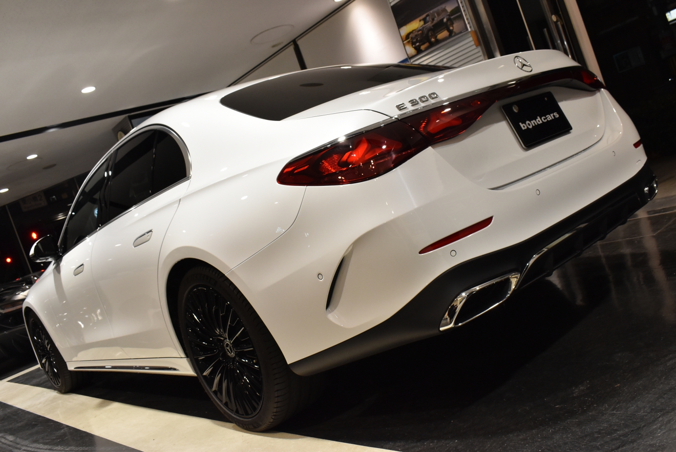 メルセデスベンツ　Eクラス　E300　AMGライン　レザーエクスクルーシブPKG　新着入庫車両　bond大阪　ボンドカーズ　ボンドグループ