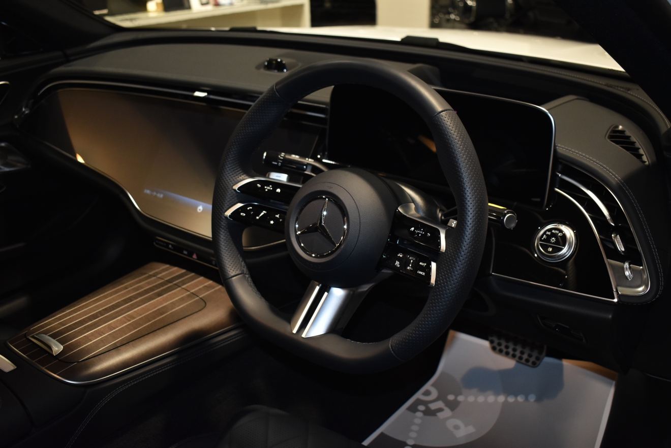 メルセデスベンツ Eクラス E300 AMGライン レザーエクスクルーシブPKG