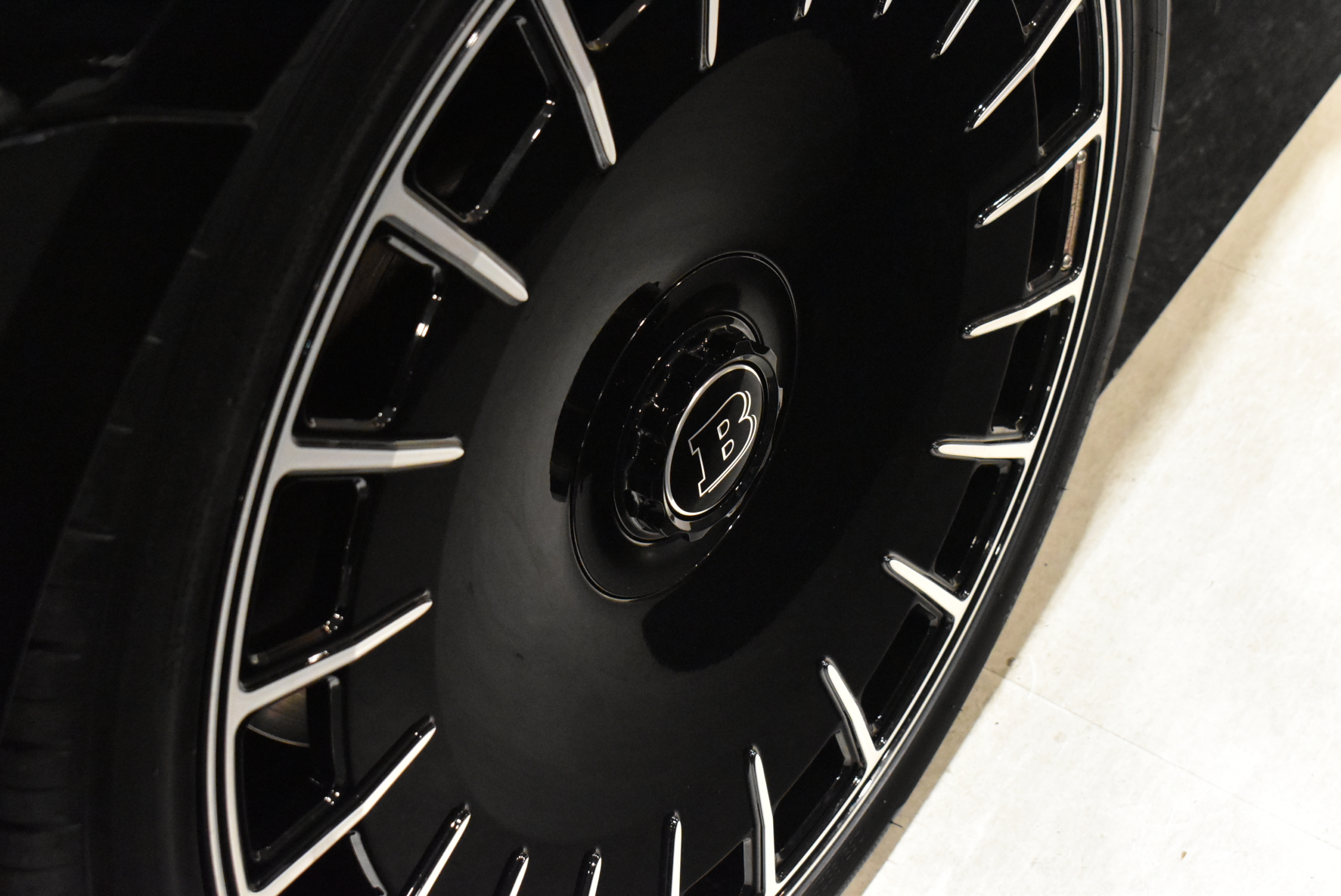 ワンオーナー BRABUSエアロ&ホイール スターライトヘッドライナー リアシアターコンフィギュレーション ビスポークインテリア