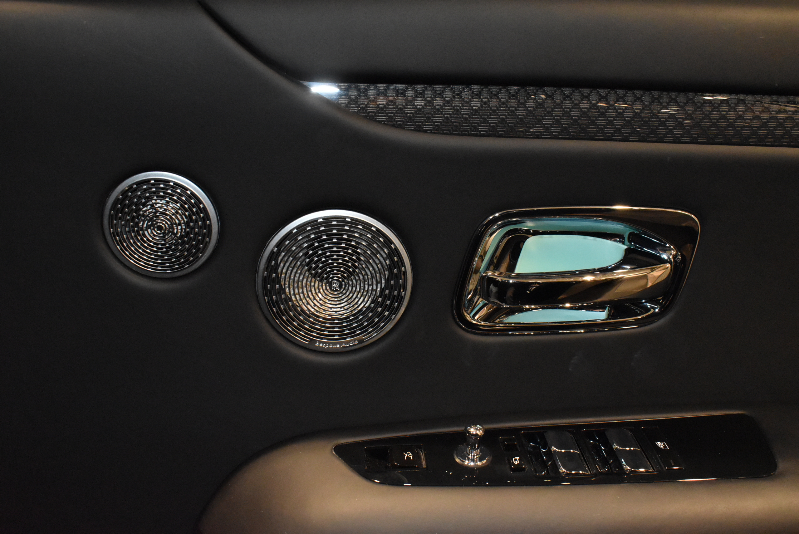 ワンオーナー BRABUSエアロ&ホイール スターライトヘッドライナー リアシアターコンフィギュレーション ビスポークインテリア