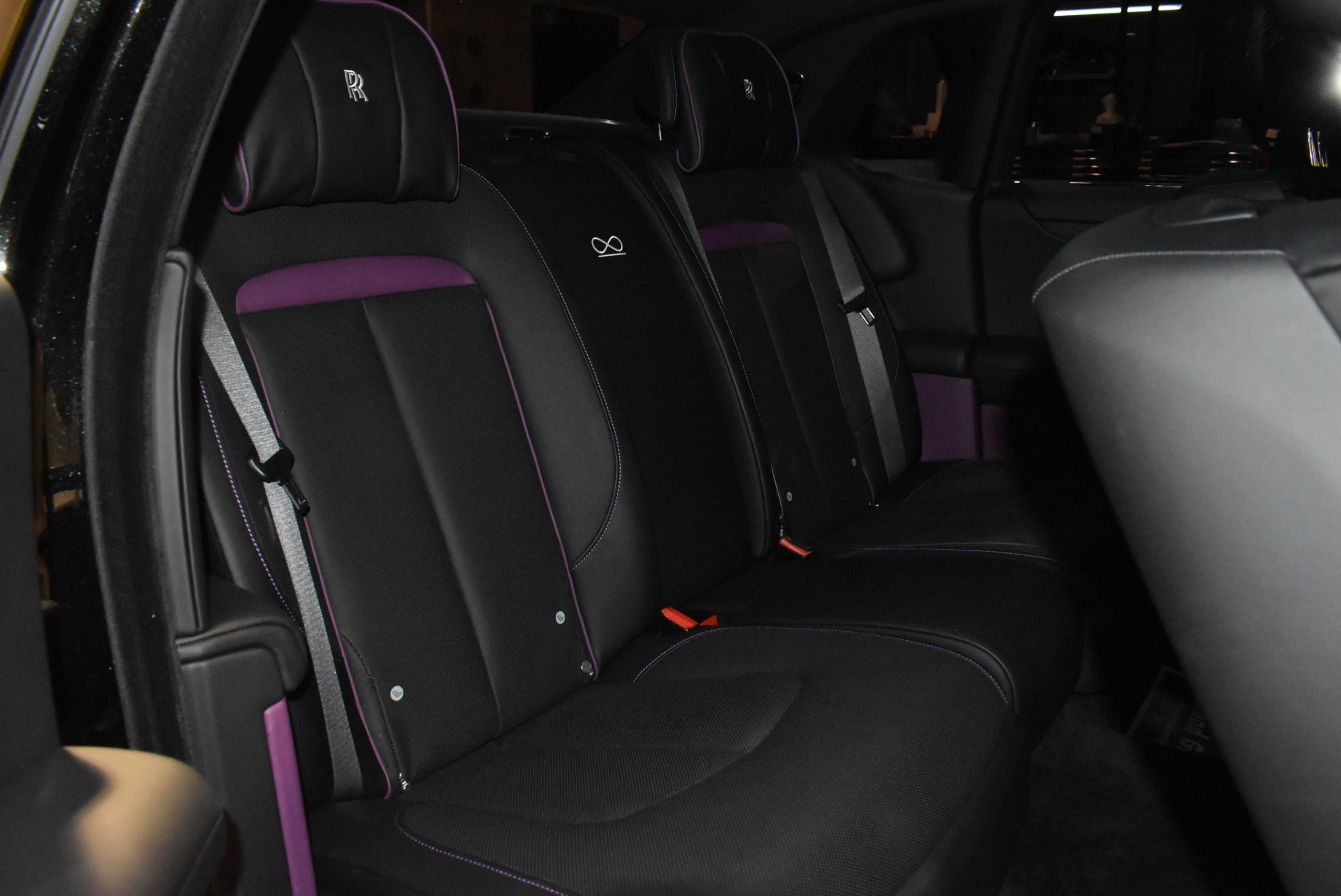 ワンオーナー BRABUSエアロ&ホイール スターライトヘッドライナー リアシアターコンフィギュレーション ビスポークインテリア