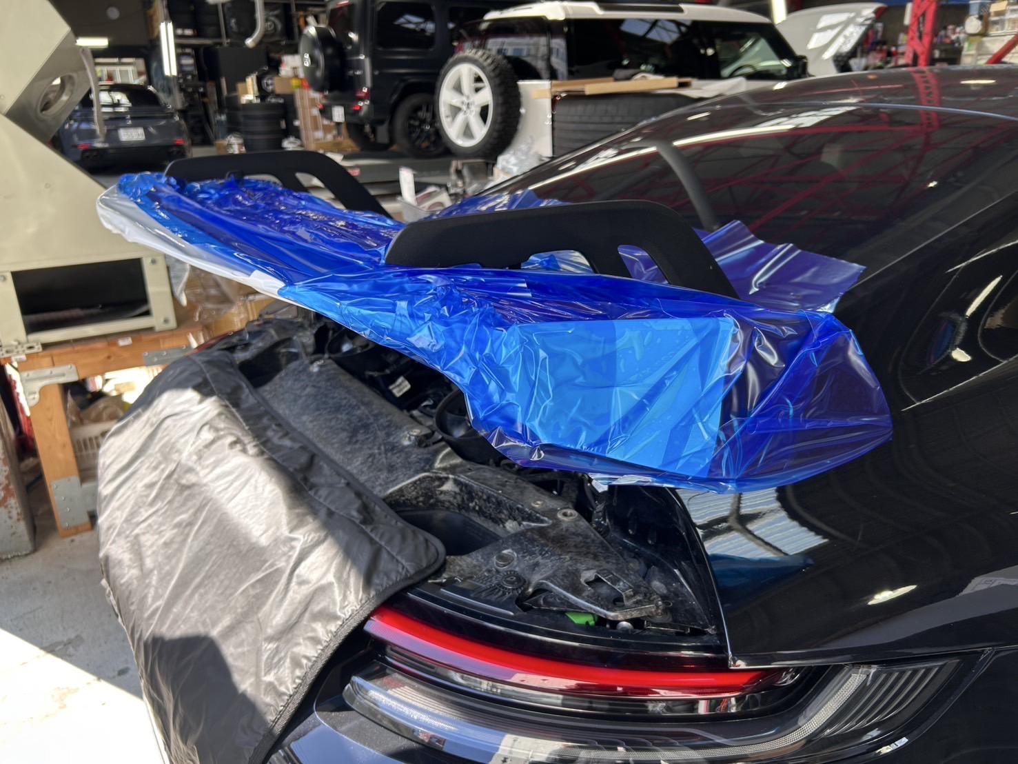 ポルシェ　992　GT3　リアウィング取り外し