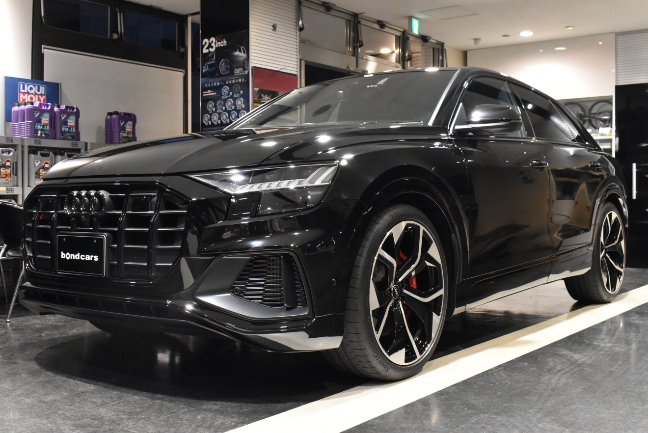 アウディ　SQ8　ブラックスタイリングパッケージ　23インチAW　レザーパッケージ　新着入庫車両　ボンドカーズ　ボンド大阪　ボンドグループ
