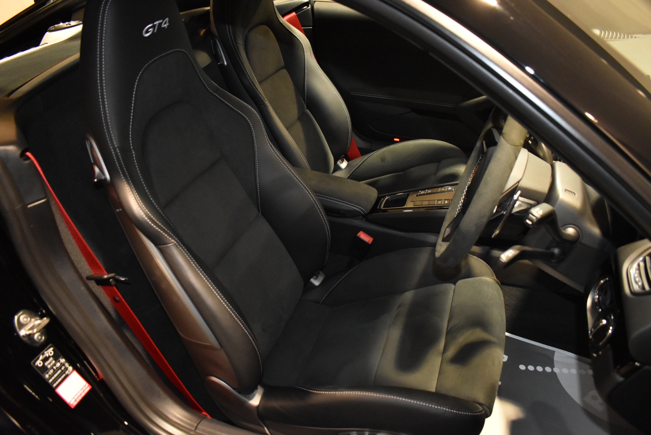 ポルシェ　ケイマン　GT4　BCフォージド　ロベルタカップ　カスタム車両　低走行　PDK　ボンド大阪　ボンドカーズ　ボンドグループ