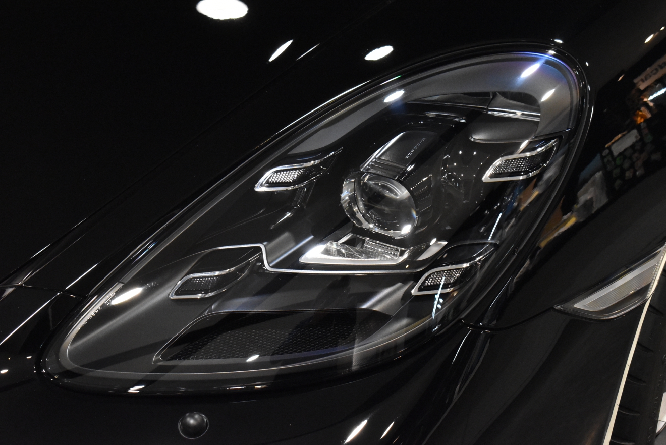 ポルシェ　ケイマン　GT4　BCフォージド　ロベルタカップ　カスタム車両　低走行　PDK　ボンド大阪　ボンドカーズ　ボンドグループ