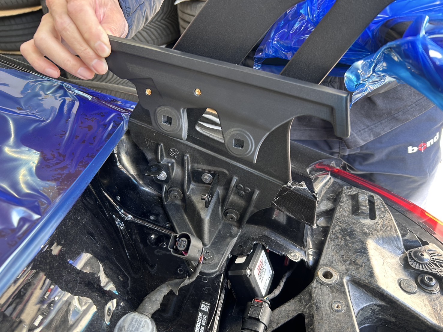 ポルシェ　992　GT3　リアウィング取り外し