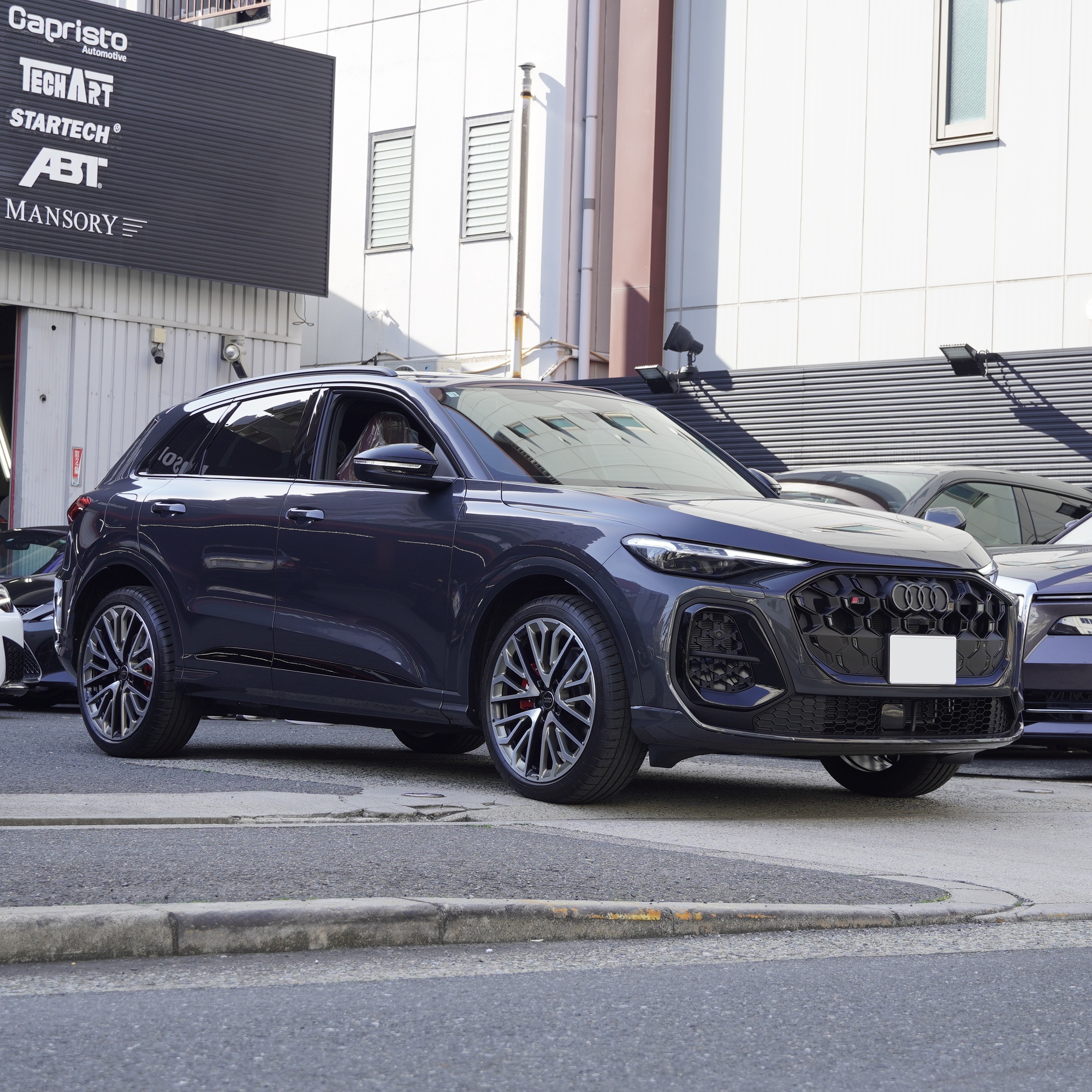 AUDI 新型SQ5(GU型)×ブレーキパッド！！ ボンド大阪