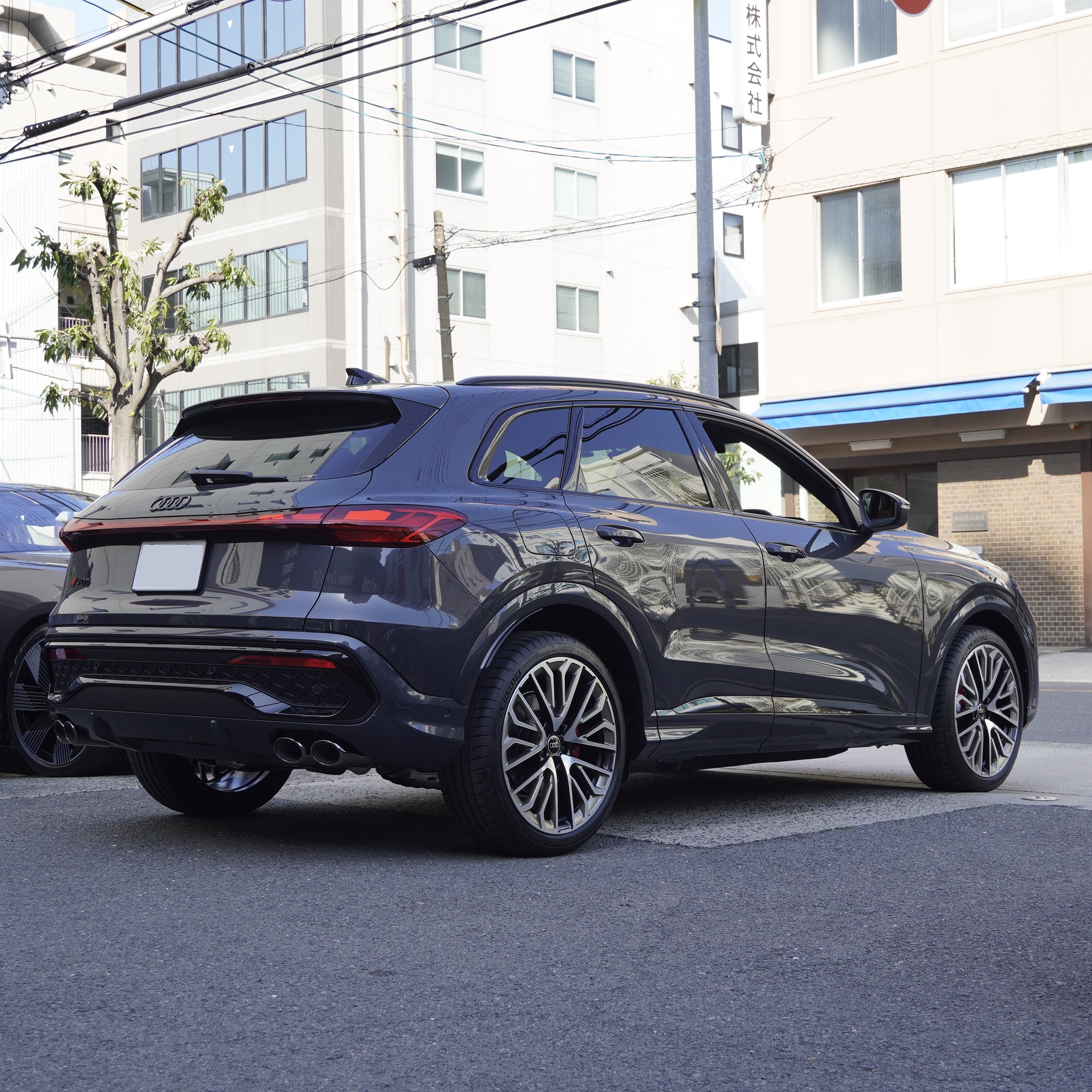 AUDI 新型SQ5(GU型)×ブレーキパッド！！ ボンド大阪