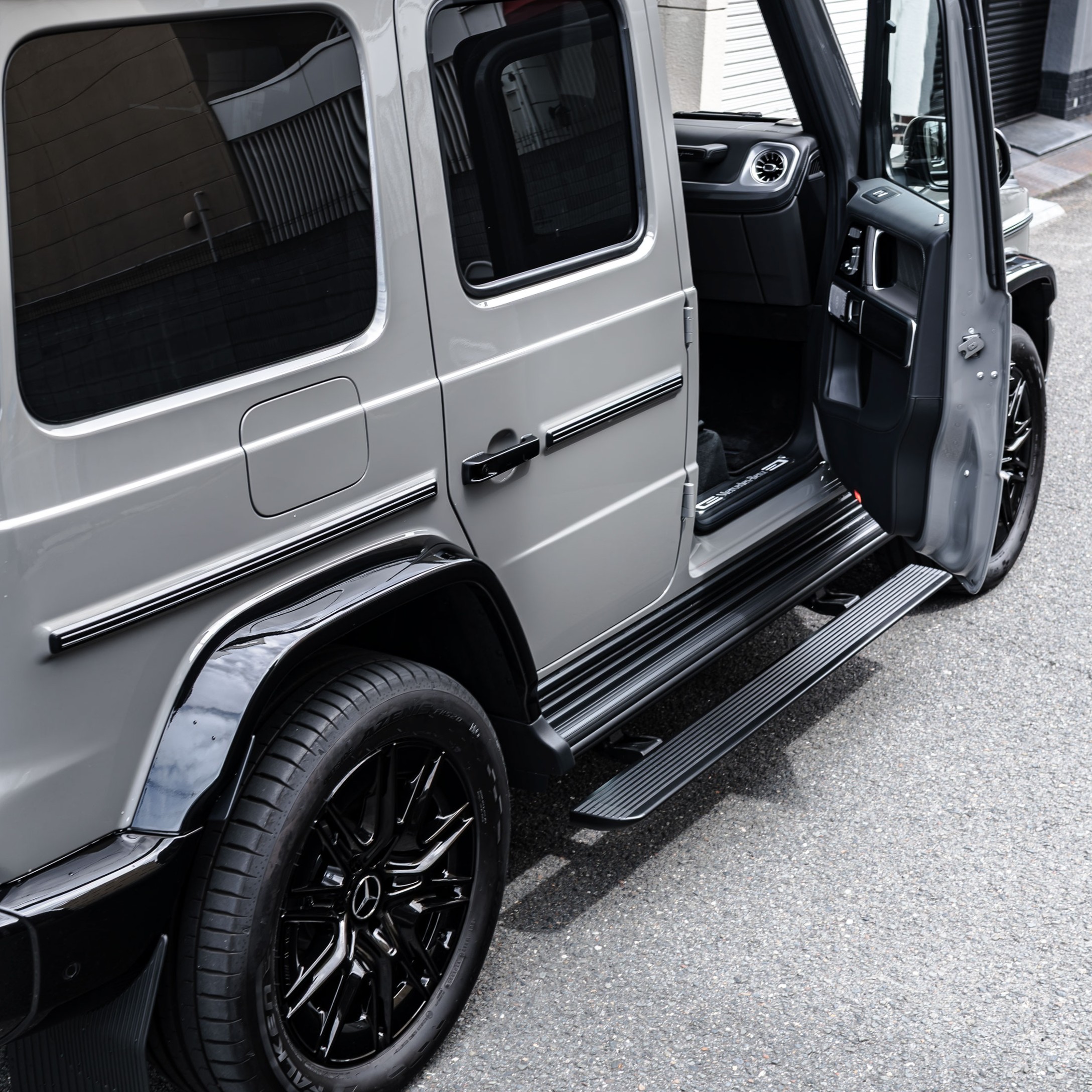 G450d　Edition MANUFAKTUR Icon　BRABUS　デジタルインナーミラー　電動サイドステップ